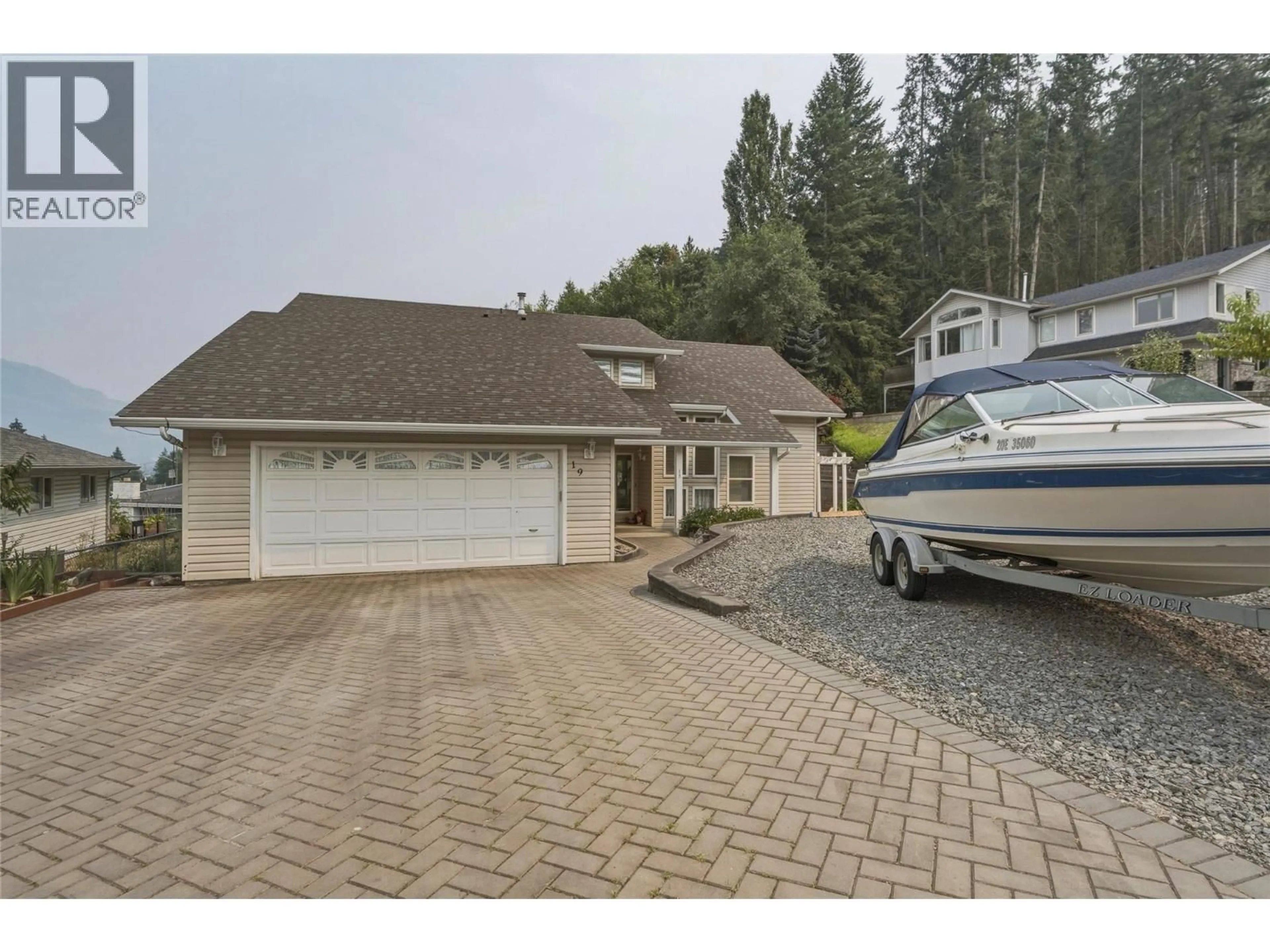 Indoor garage for 19 PRESTON CRESCENT, Enderby British Columbia V4Y4C5
