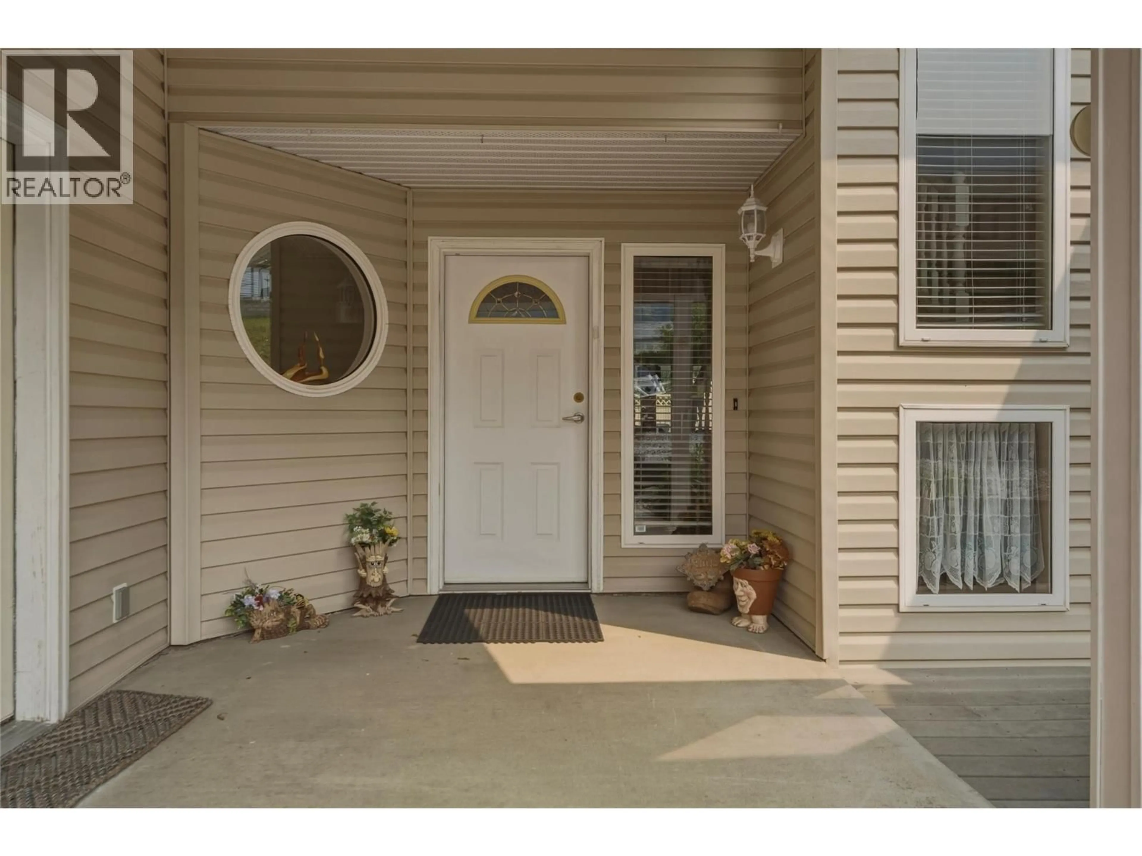 Indoor entryway for 19 PRESTON CRESCENT, Enderby British Columbia V4Y4C5