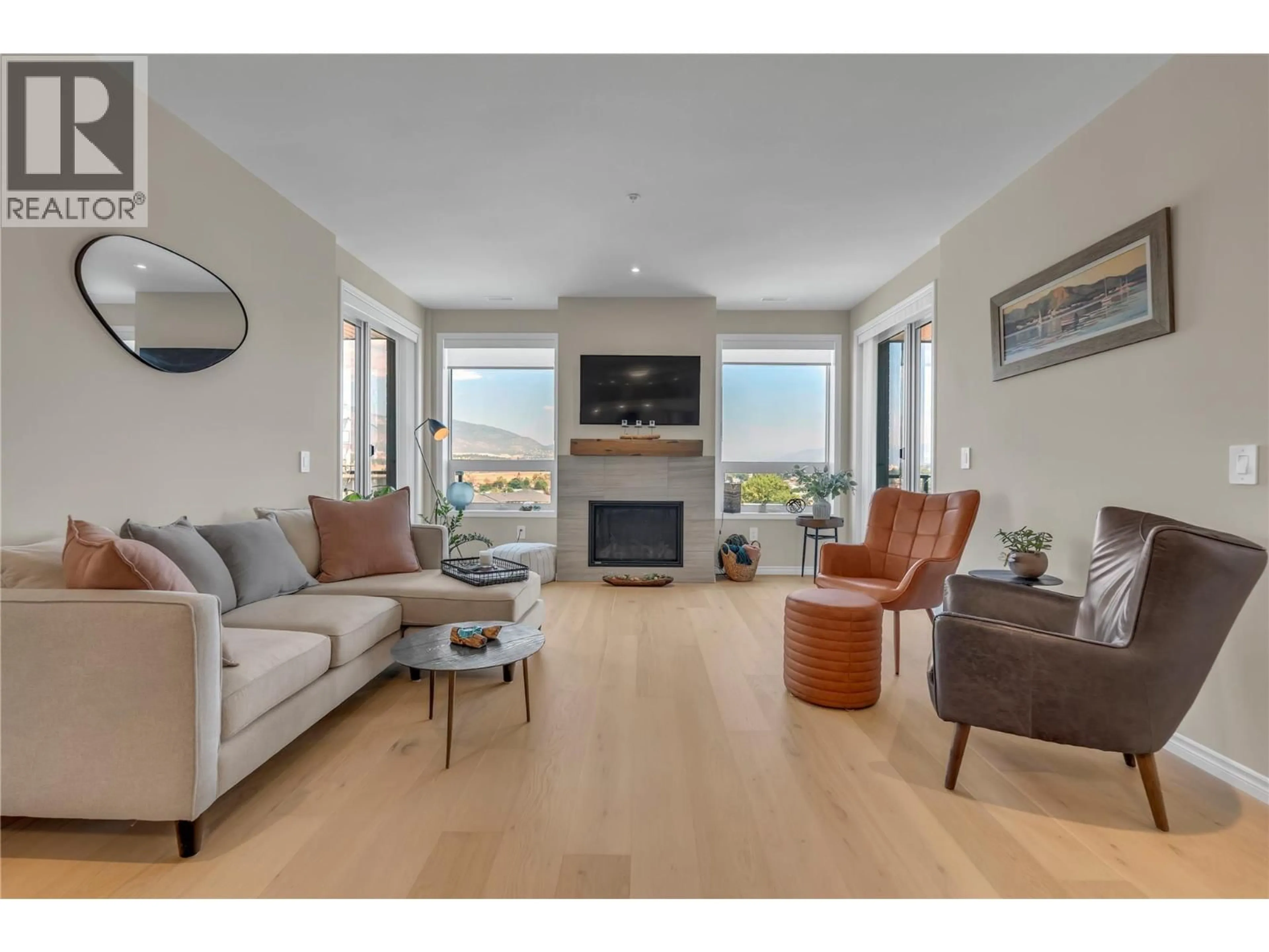 Living room with furniture, unknown for 1102 - 3362 SKAHA LAKE ROAD, Penticton British Columbia V2A6G4