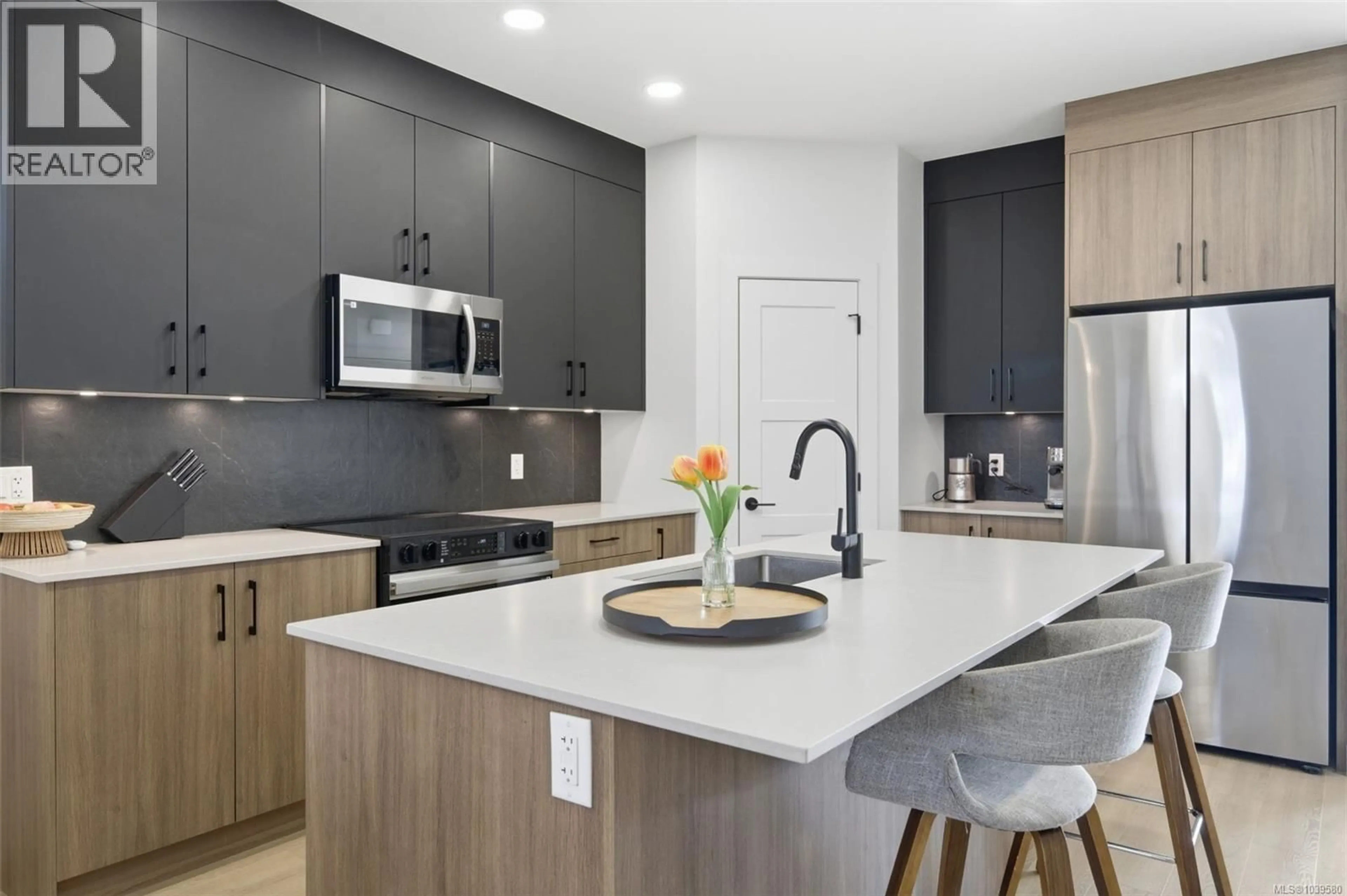 Open concept kitchen, unknown for 3718 PRODUCERS WAY, Colwood British Columbia V9C0T2