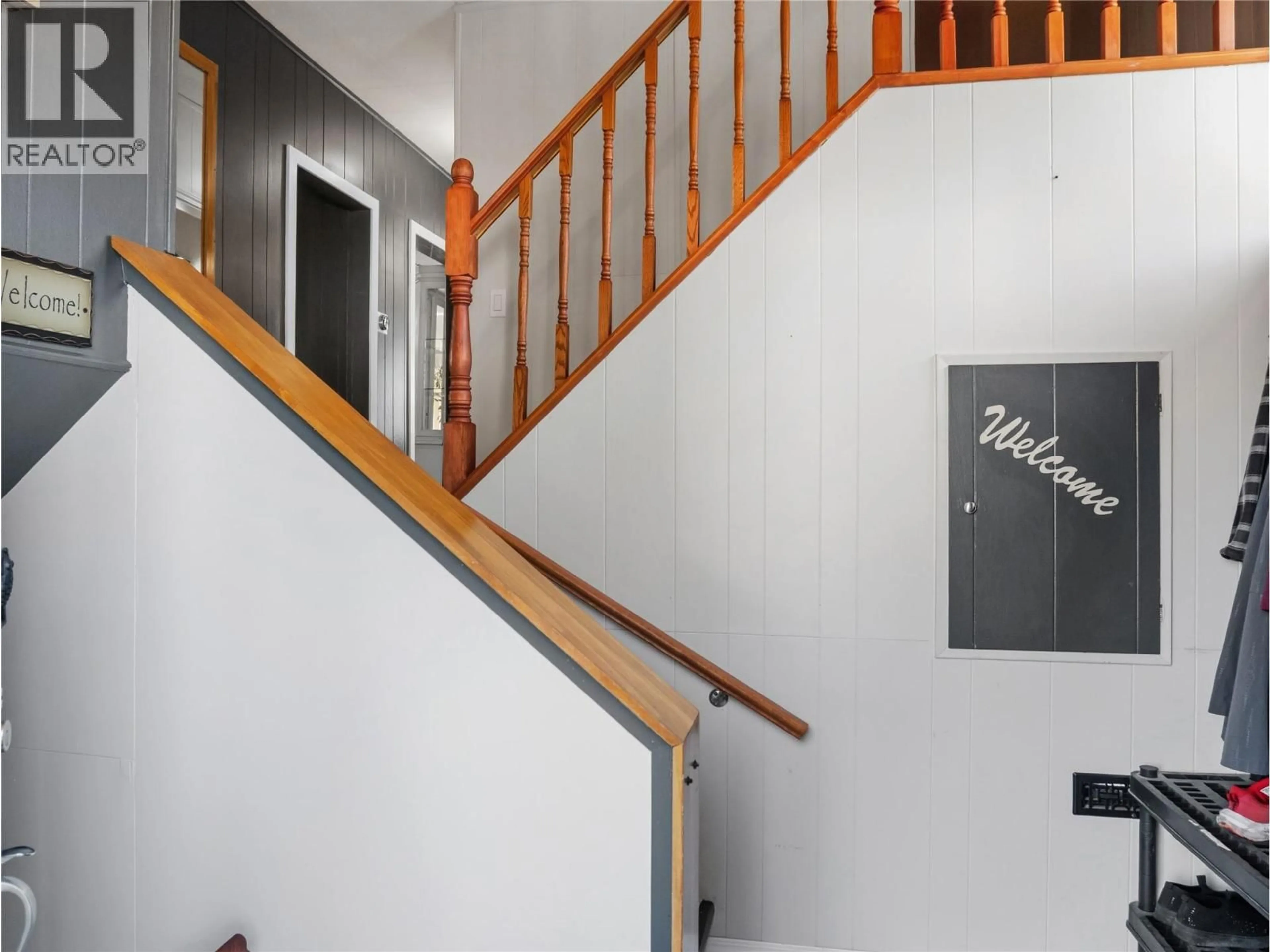 Indoor foyer for 4800 47 AVENUE, Pouce Coupe British Columbia V0C2C0