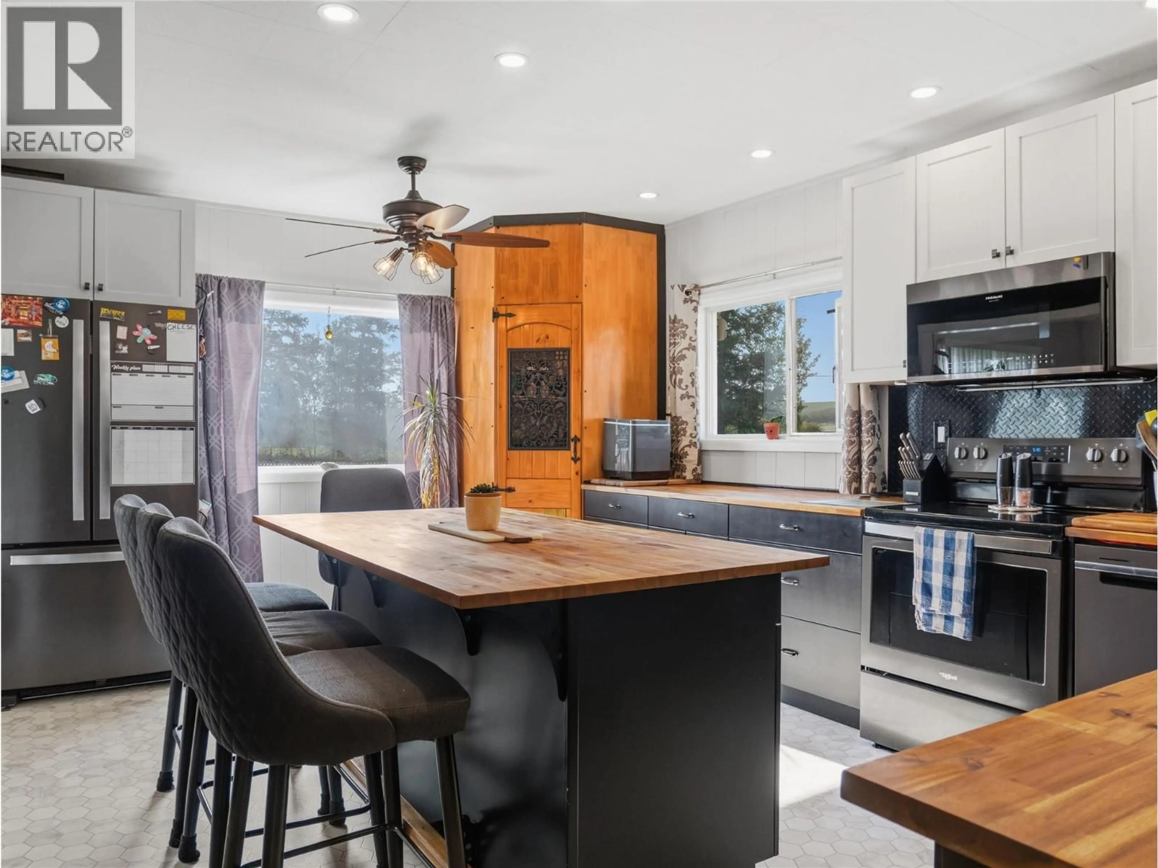 Open concept kitchen, unknown for 4800 47 AVENUE, Pouce Coupe British Columbia V0C2C0