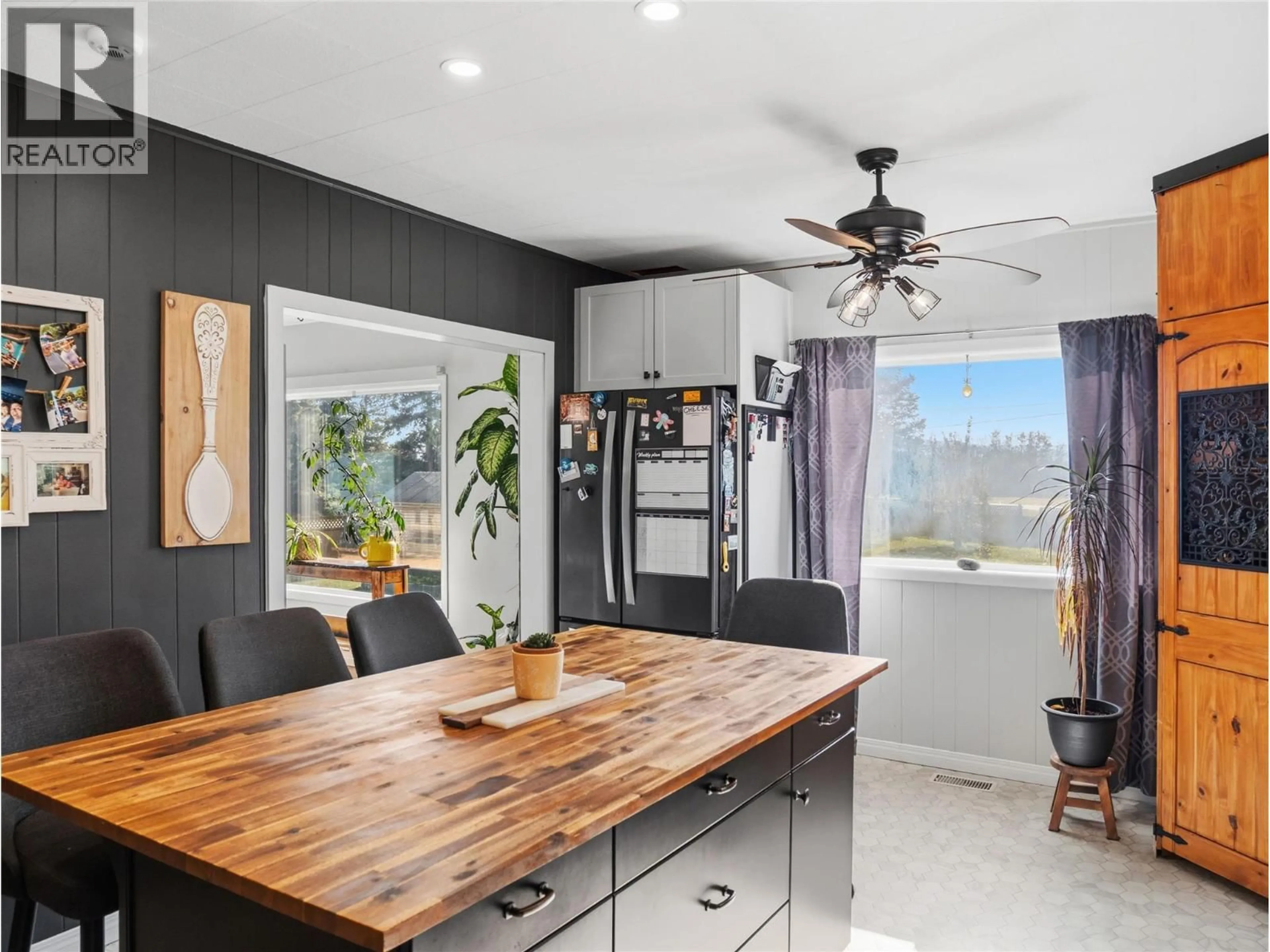 Open concept kitchen, unknown for 4800 47 AVENUE, Pouce Coupe British Columbia V0C2C0