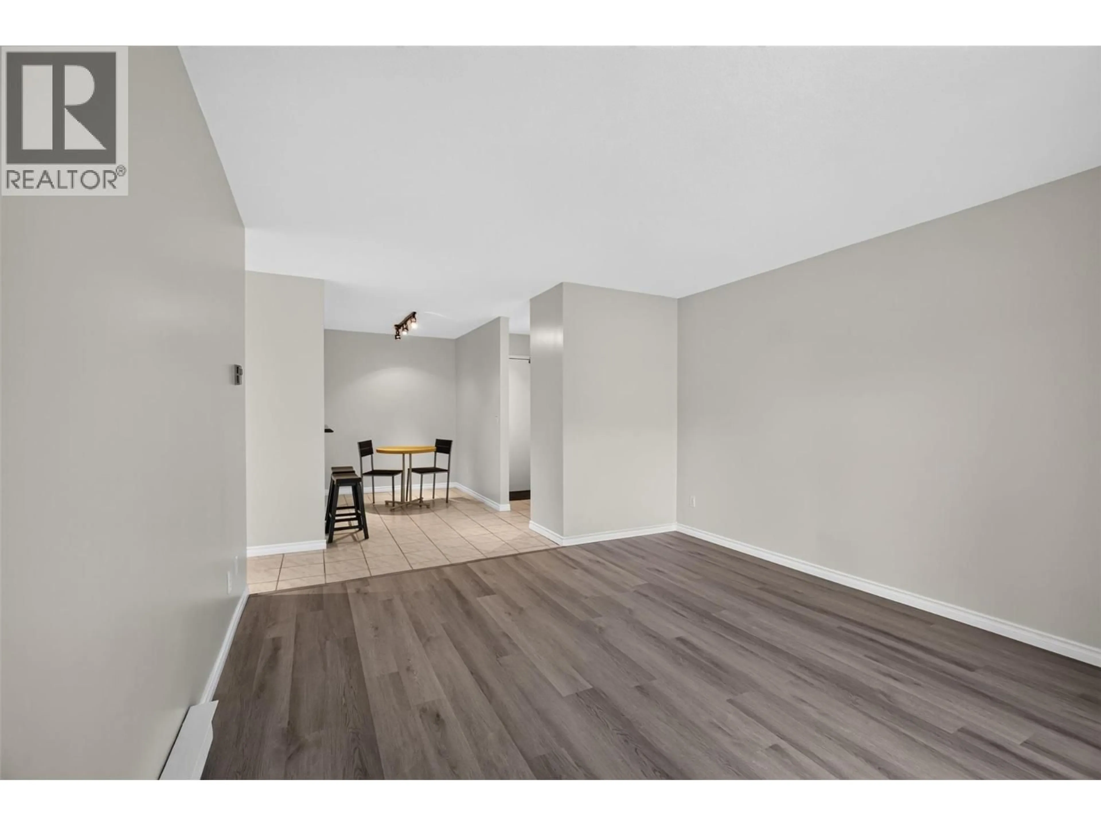 A pic of a room for 400 - 3160 DE MONTREUIL COURT, Kelowna British Columbia V1W3W3