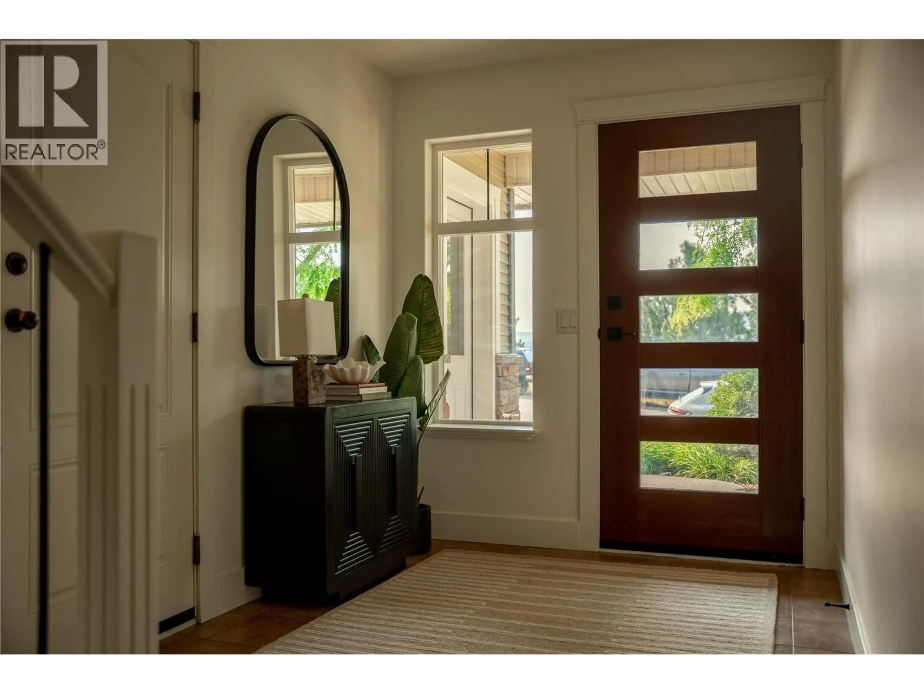 Indoor entryway for 1357 COPPERHEAD DRIVE, Kamloops British Columbia V2E2T4