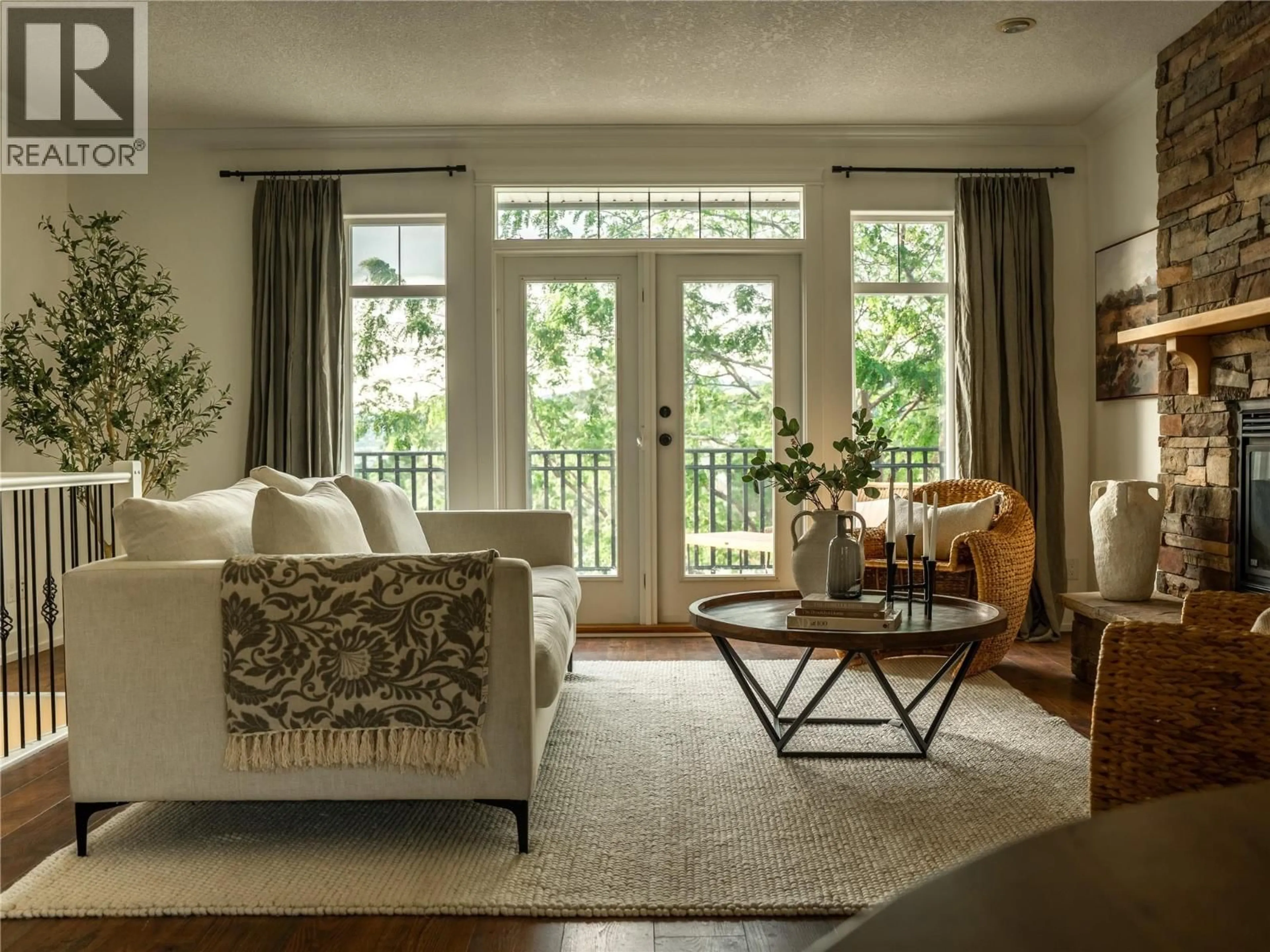 Living room with furniture, unknown for 1357 COPPERHEAD DRIVE, Kamloops British Columbia V2E2T4
