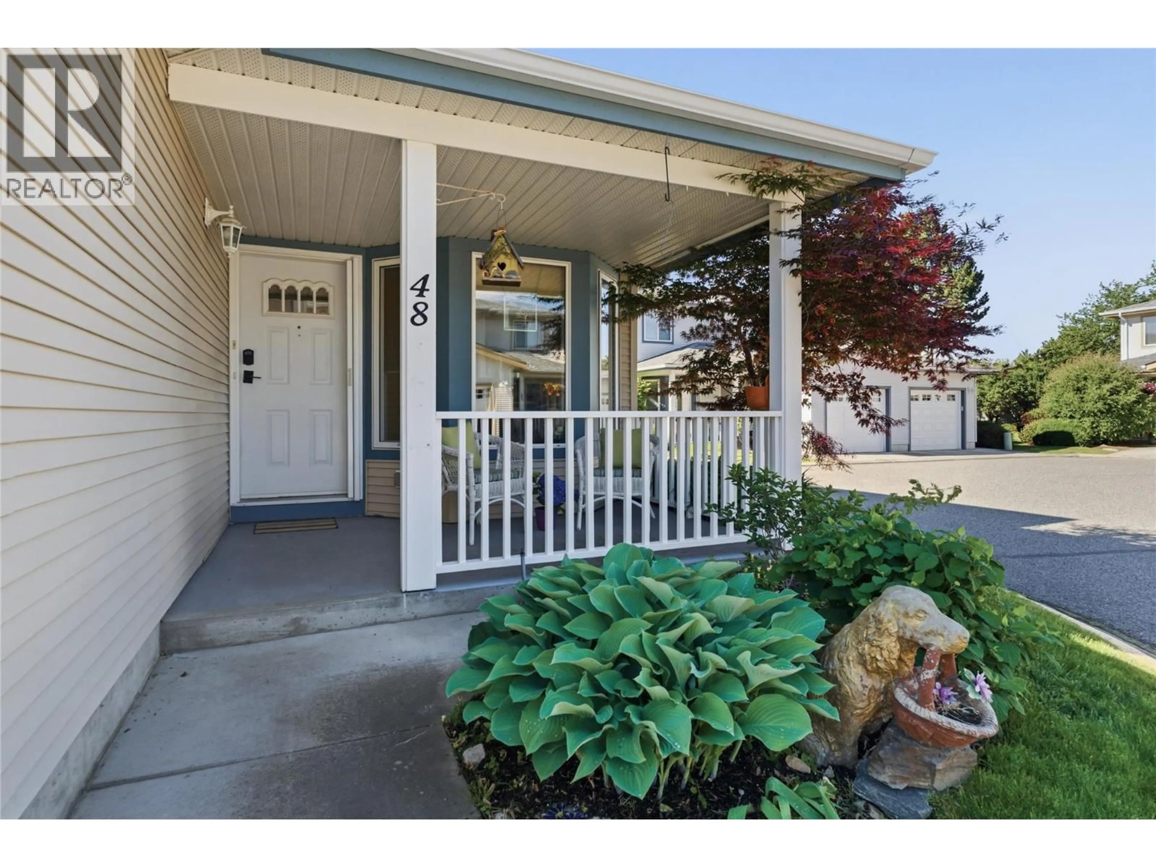 Indoor entryway for 48 - 1120 GUISACHAN ROAD, Kelowna British Columbia V1Y9R5