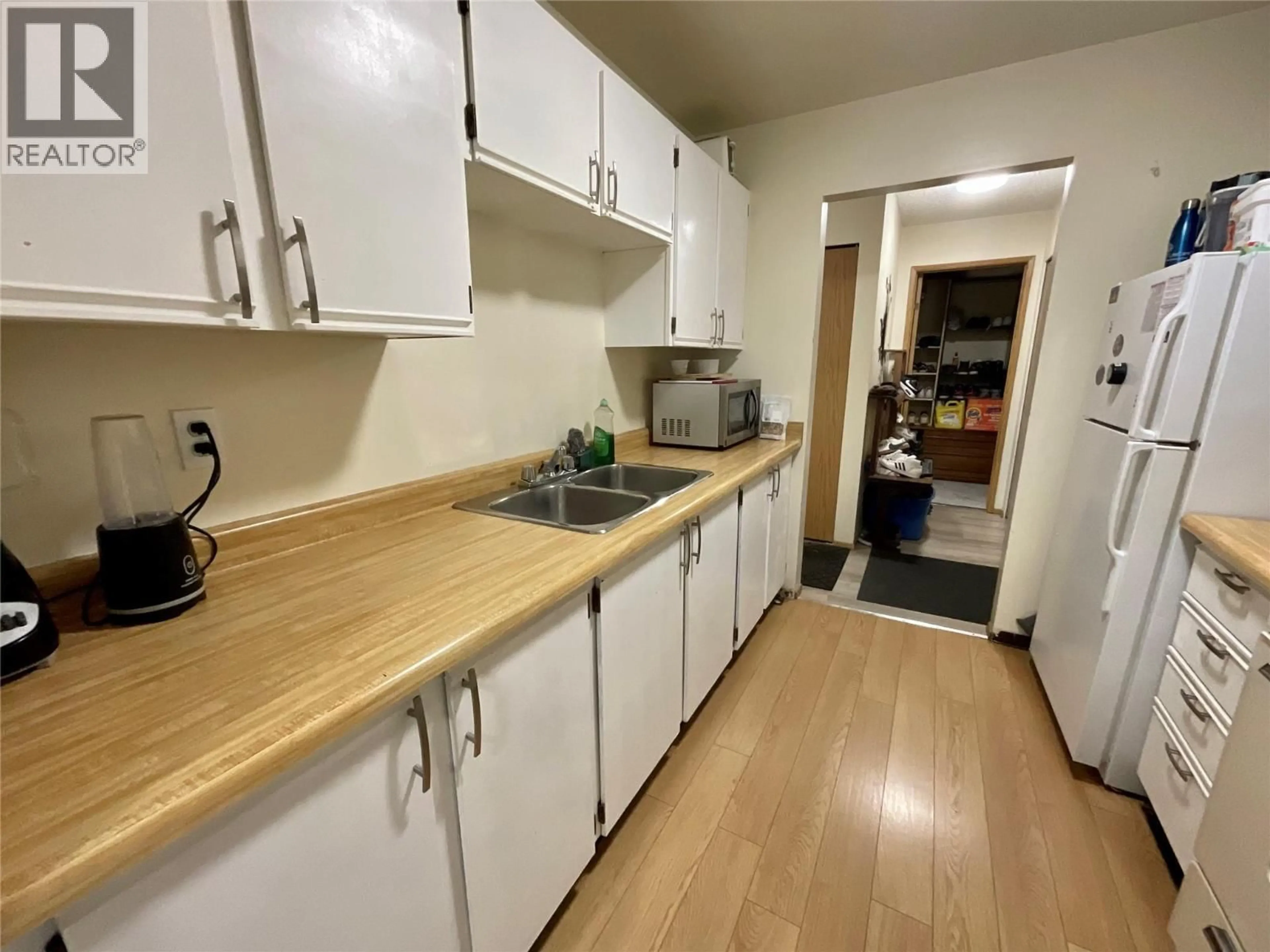 Standard kitchen, unknown for 306 - 108 SPRUCE AVENUE, Tumbler Ridge British Columbia V0C2W0