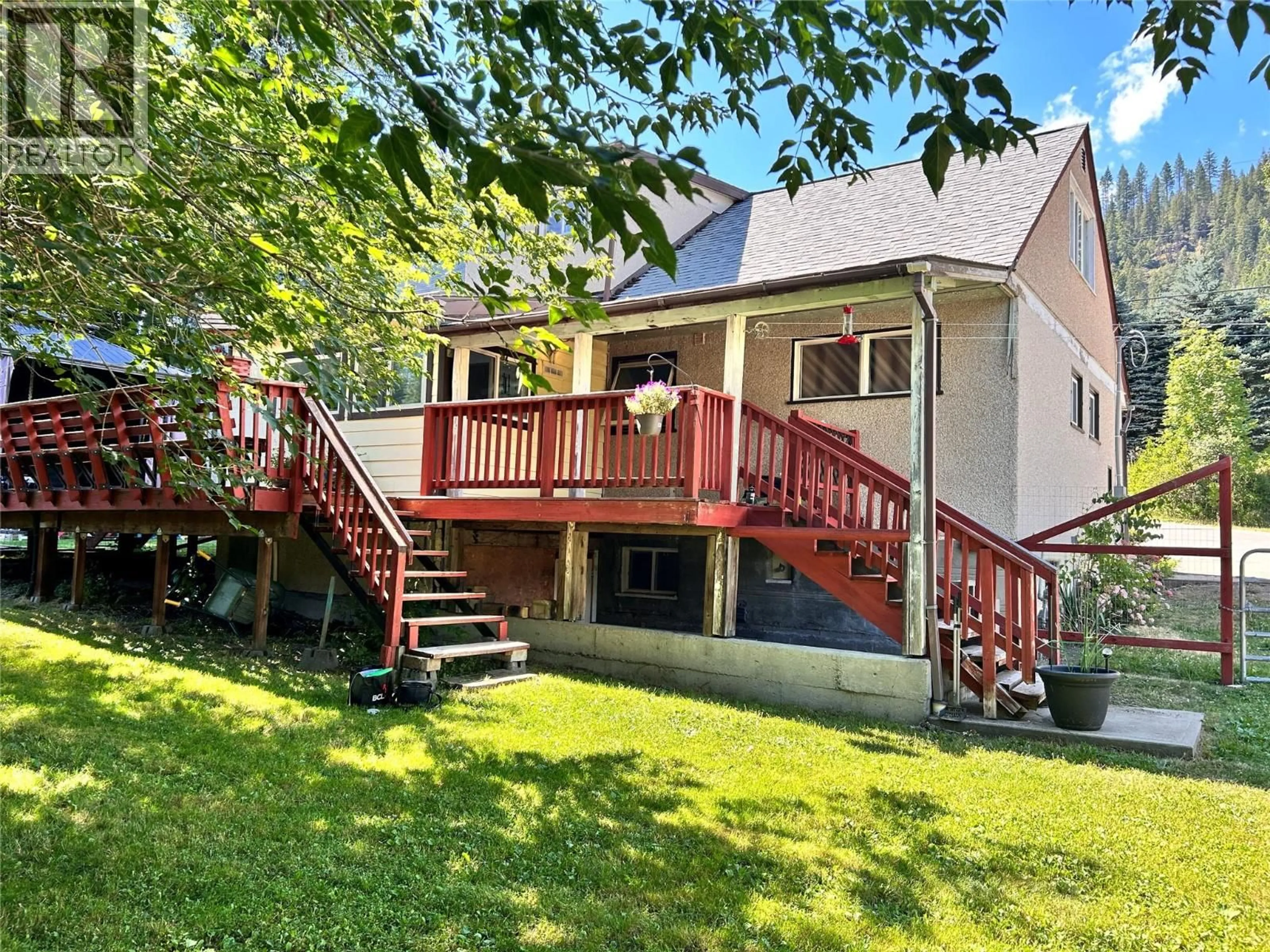 A pic from outside/outdoor area/front of a property/back of a property/a pic from drone, unknown for 2066 CAUGHLIN ROAD, Fruitvale British Columbia V0G1L1