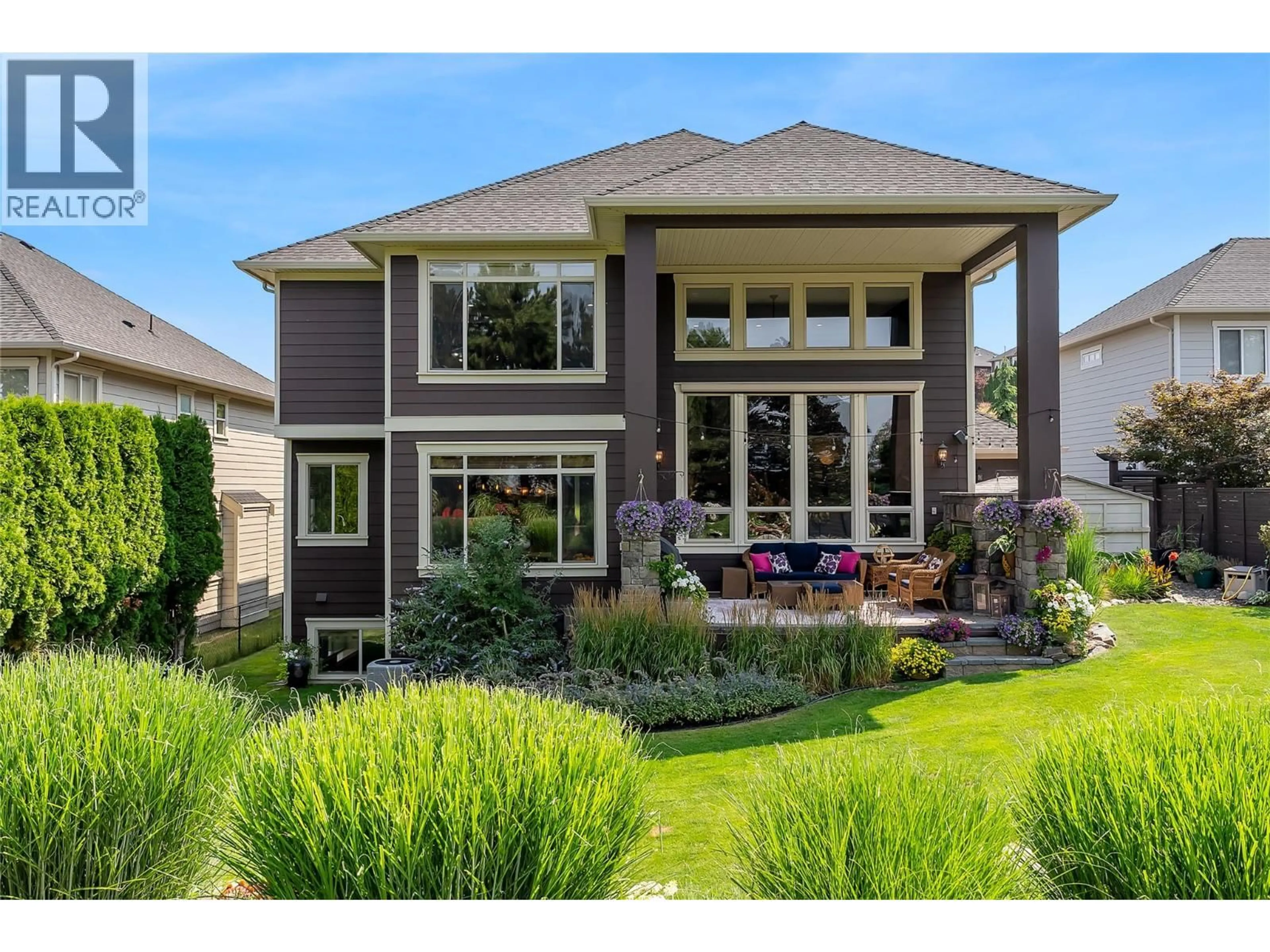 Home with vinyl exterior material, street for 336 QUILCHENA DRIVE, Kelowna British Columbia V1W4Y9