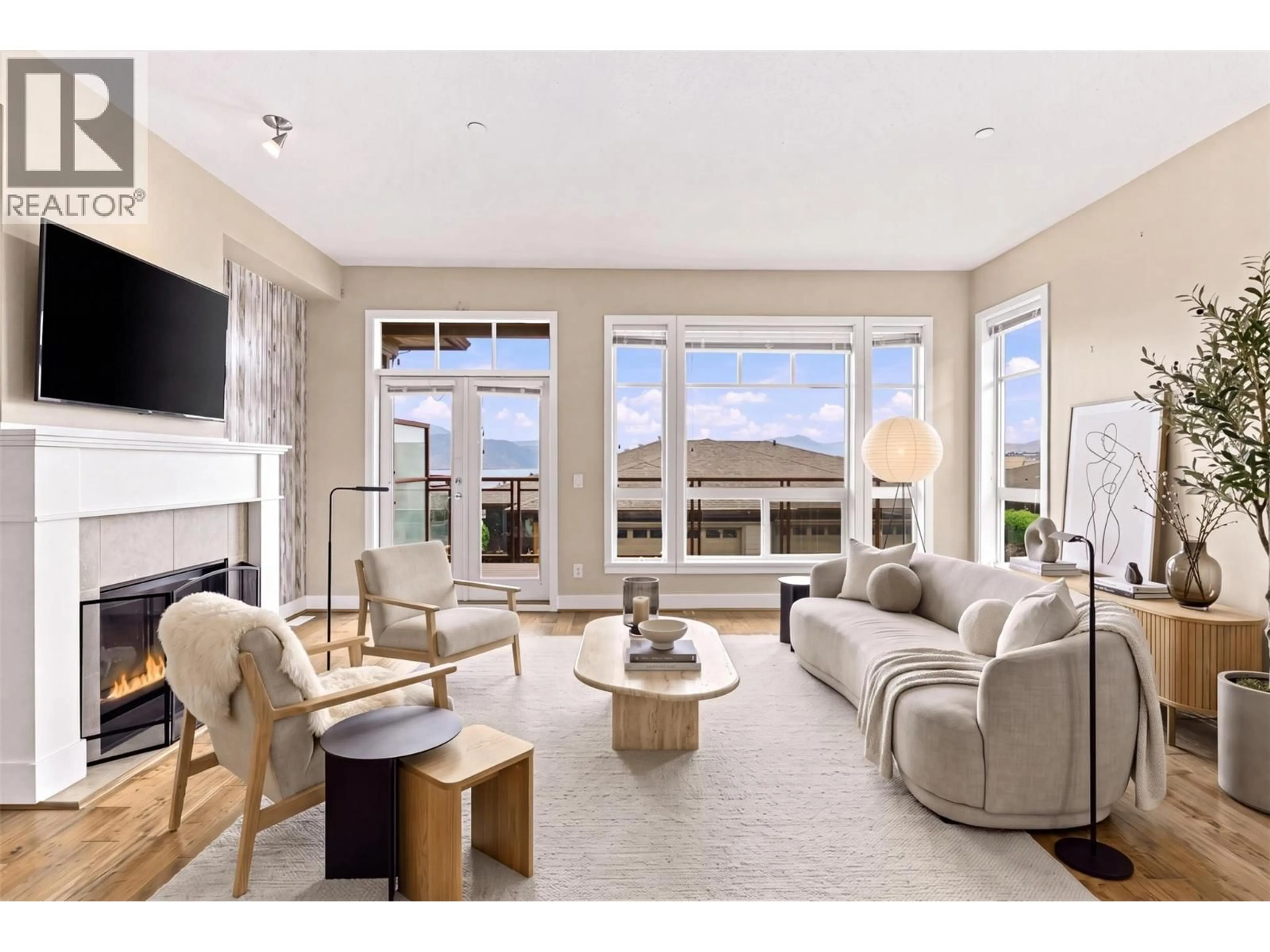 Living room with furniture, unknown for 11 - 175 HOLLOWAY DRIVE, Kamloops British Columbia V1S0B2