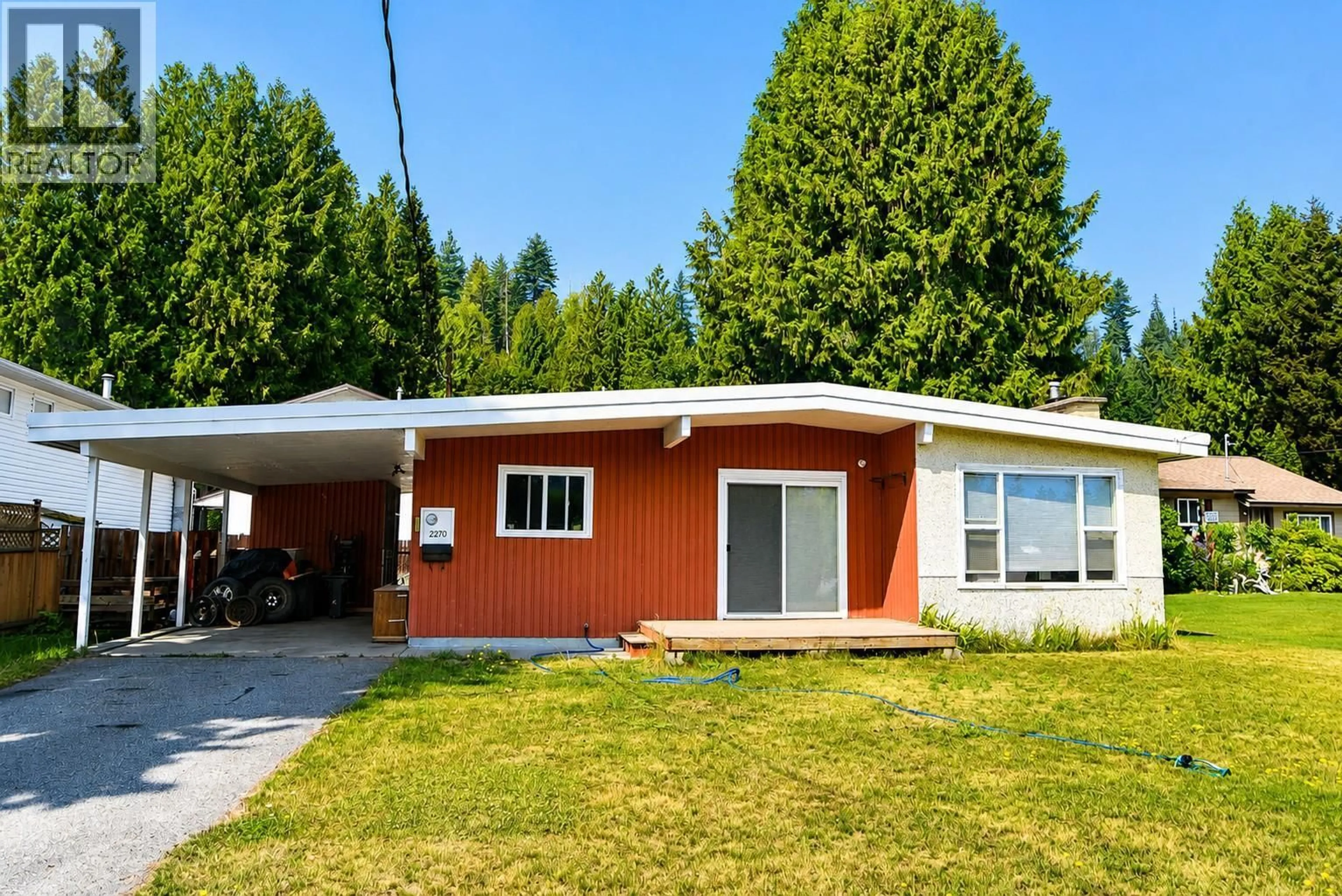 Home with vinyl exterior material, street for 2270 10TH AVENUE, Castlegar British Columbia V1N2Z7