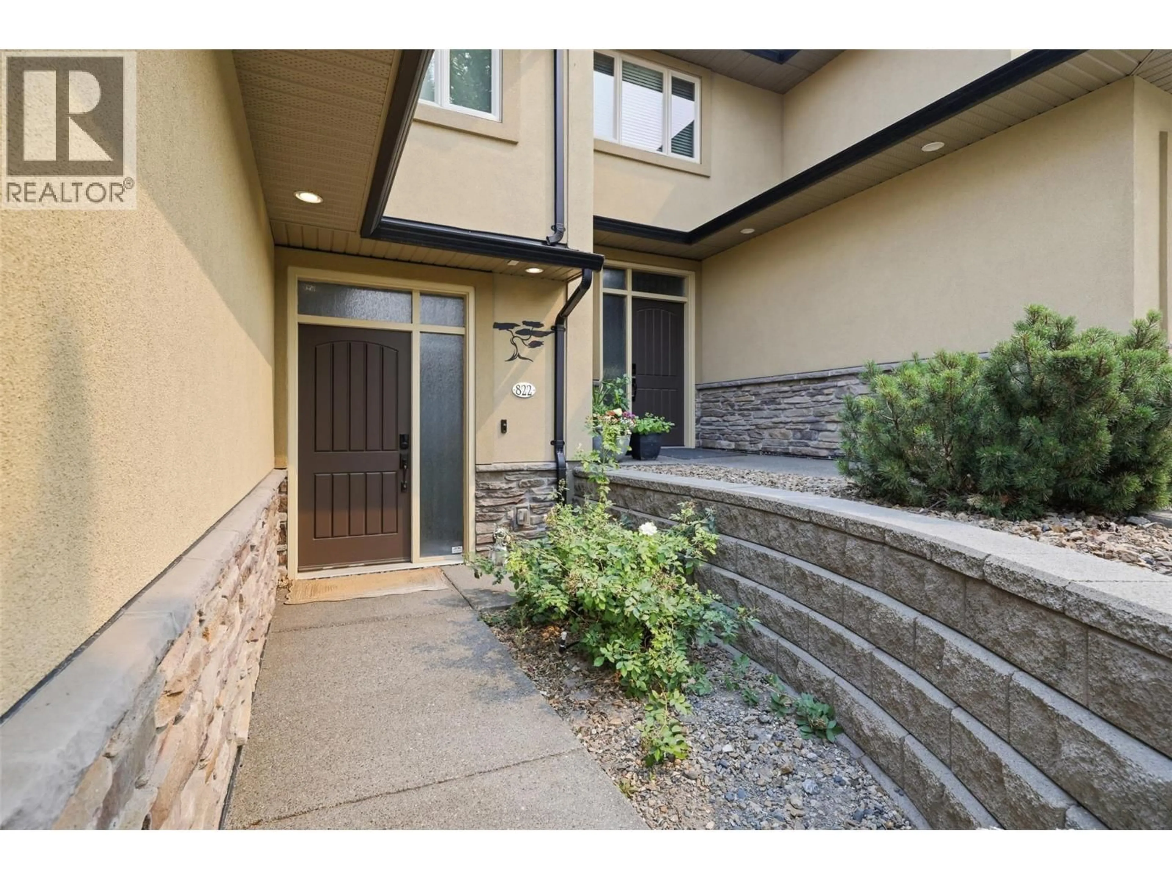 Indoor entryway for 822 - 15 HUDSON'S BAY TRAIL, Kamloops British Columbia V2C6S6