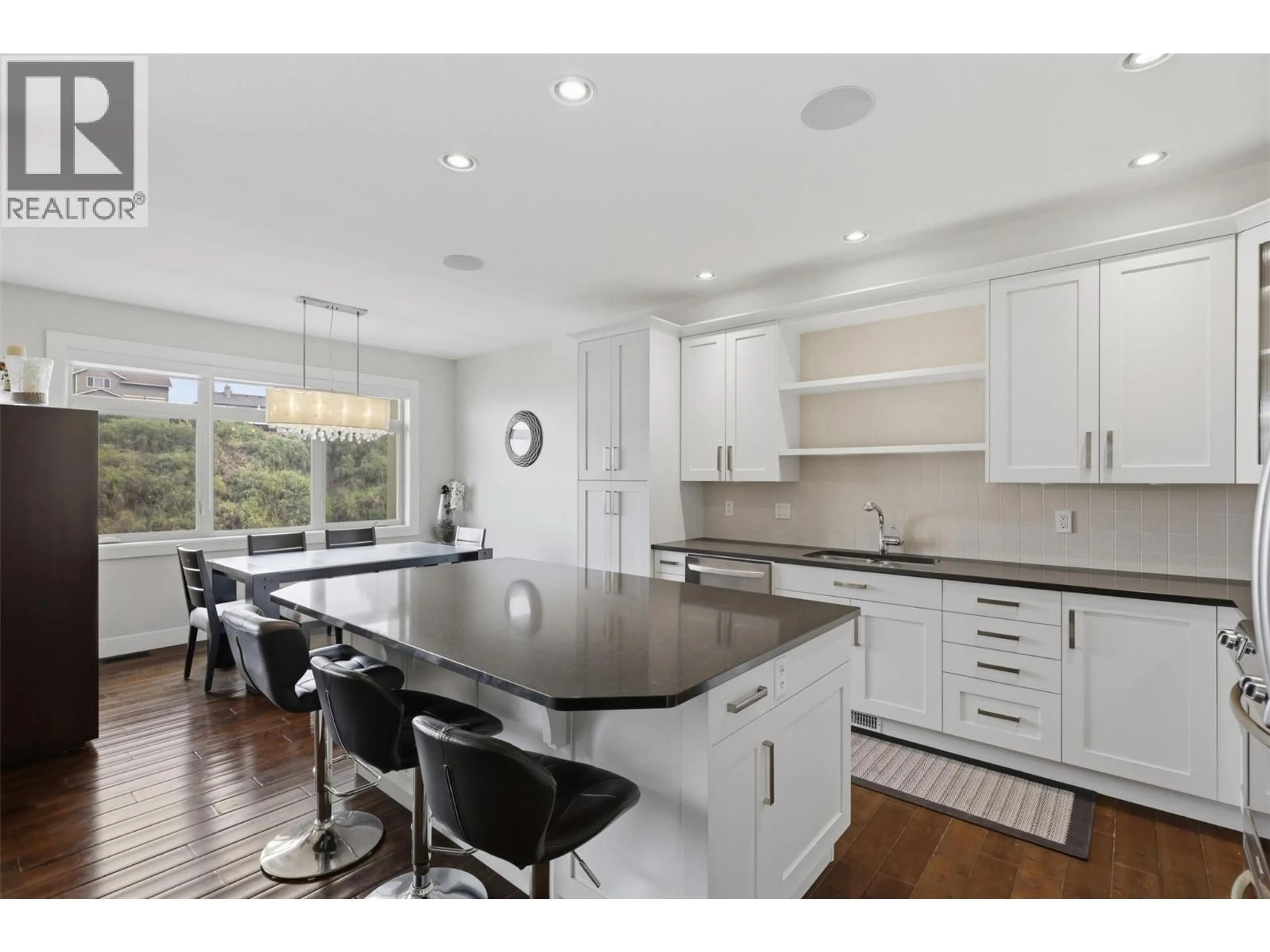 Open concept kitchen, unknown for 822 - 15 HUDSON'S BAY TRAIL, Kamloops British Columbia V2C6S6