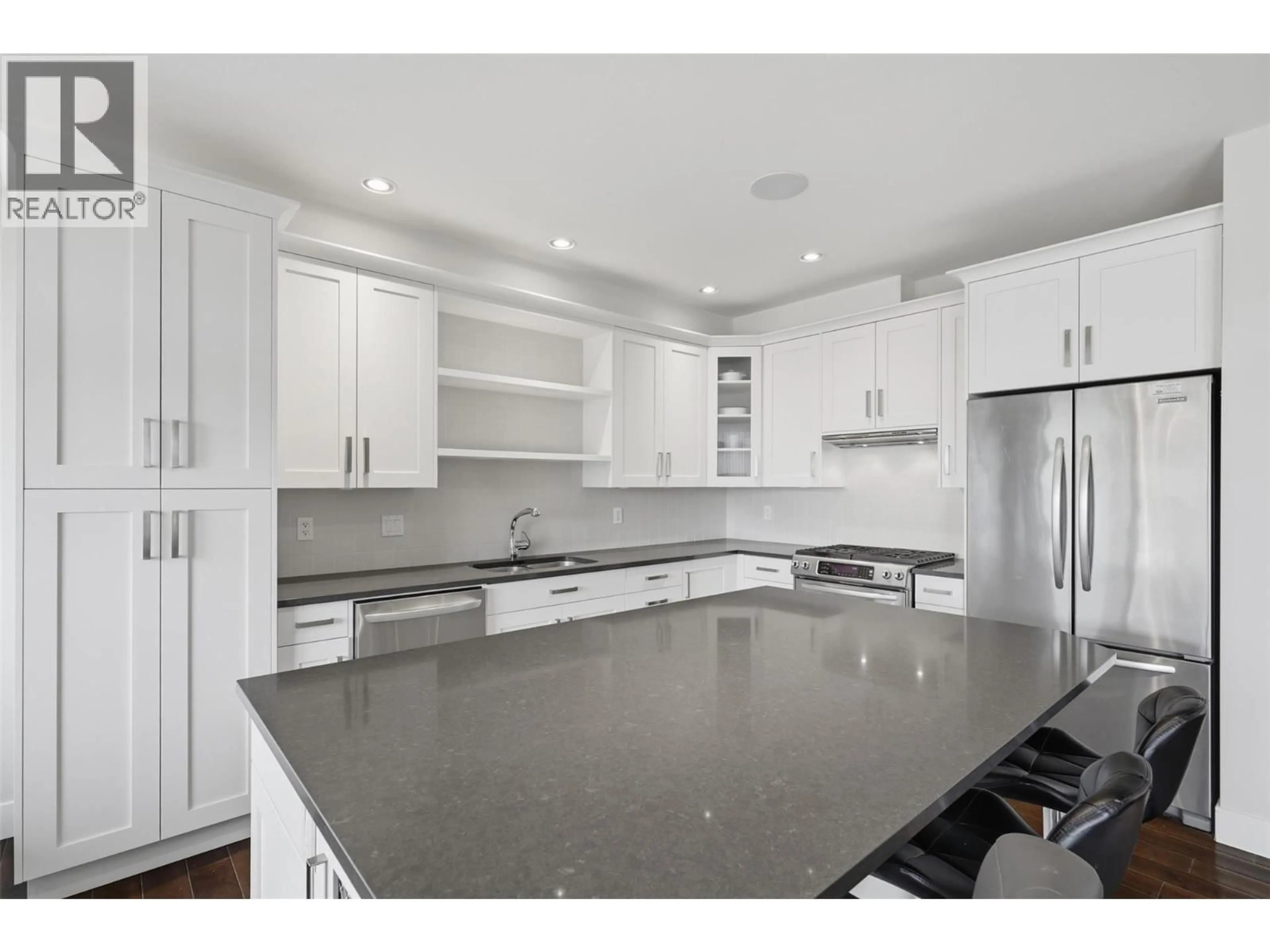 Open concept kitchen, unknown for 822 - 15 HUDSON'S BAY TRAIL, Kamloops British Columbia V2C6S6