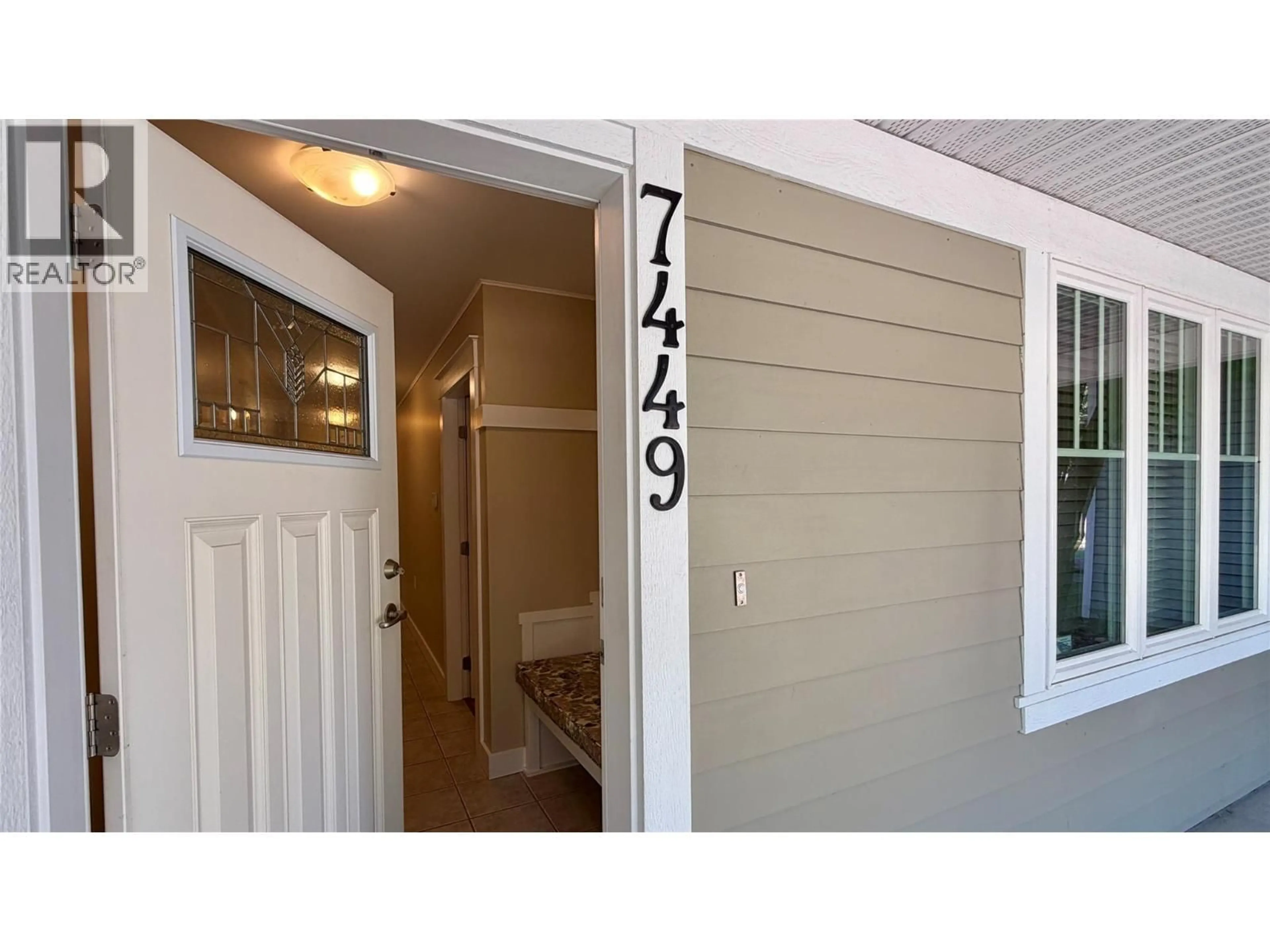 Indoor entryway for 7449 7TH STREET, Grand Forks British Columbia V0H1H0
