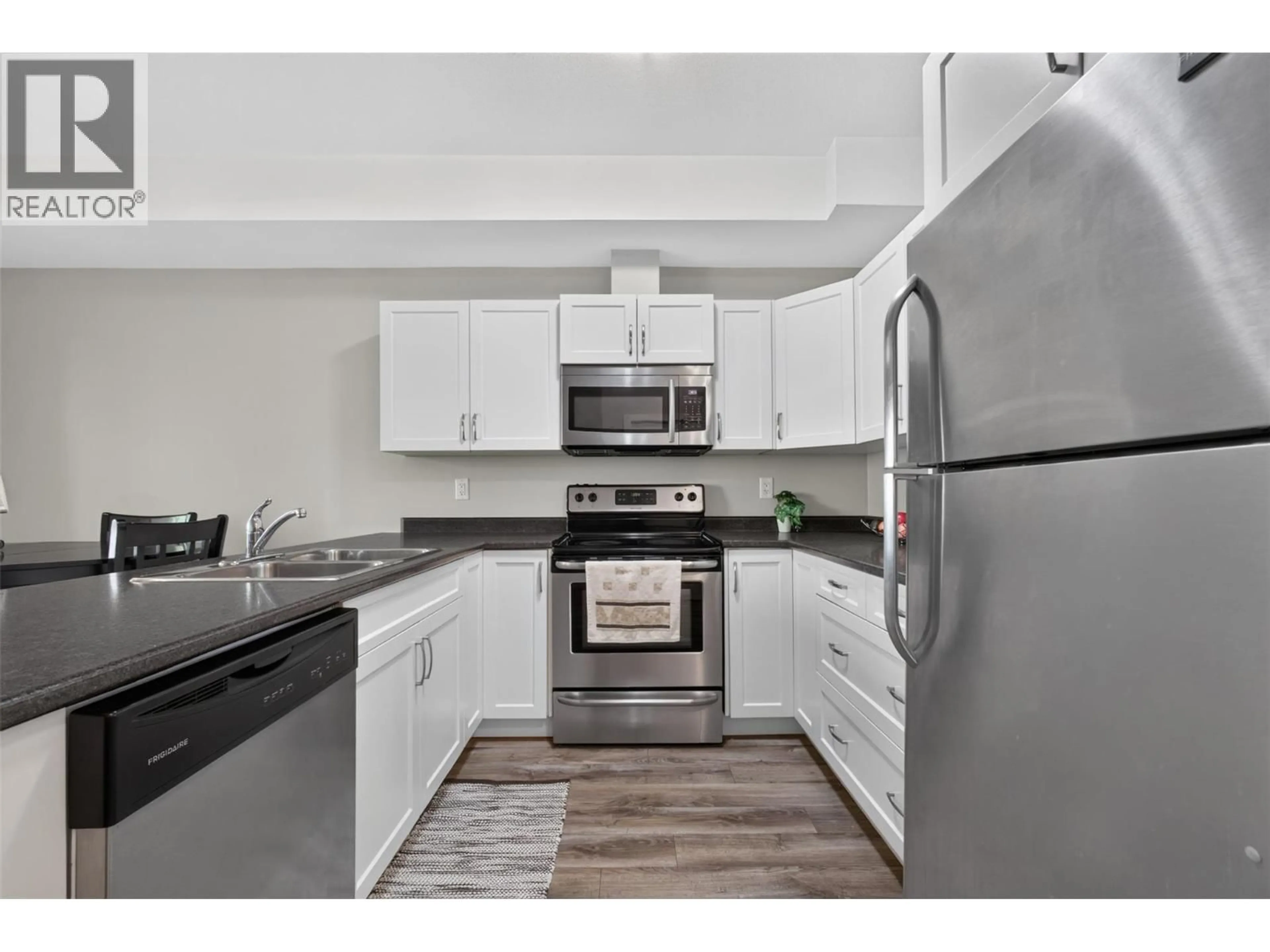 Standard kitchen, unknown for 3 - 335 GERSTMAR ROAD, Kelowna British Columbia V1X4A6