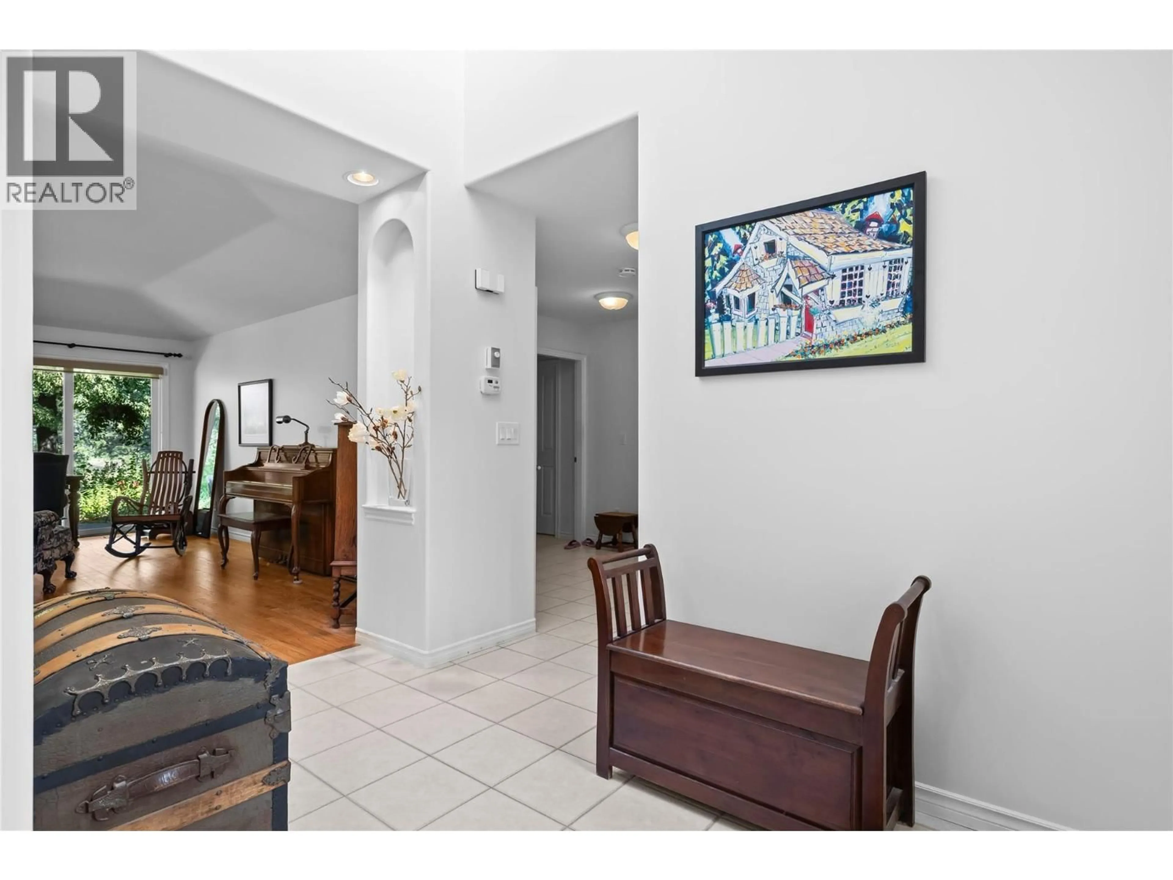 Indoor entryway for 3889 GALLAGHERS OTHER, Kelowna British Columbia V1W3Z9