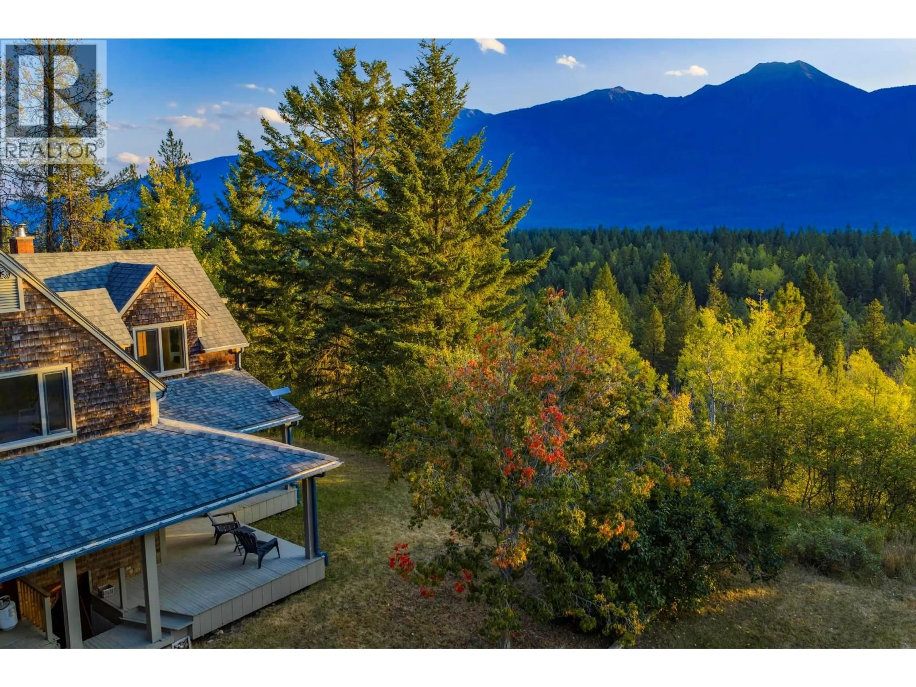 A pic from outside/outdoor area/front of a property/back of a property/a pic from drone, mountain view for 1615 CAMPBELL ROAD, Golden British Columbia V0A1H7