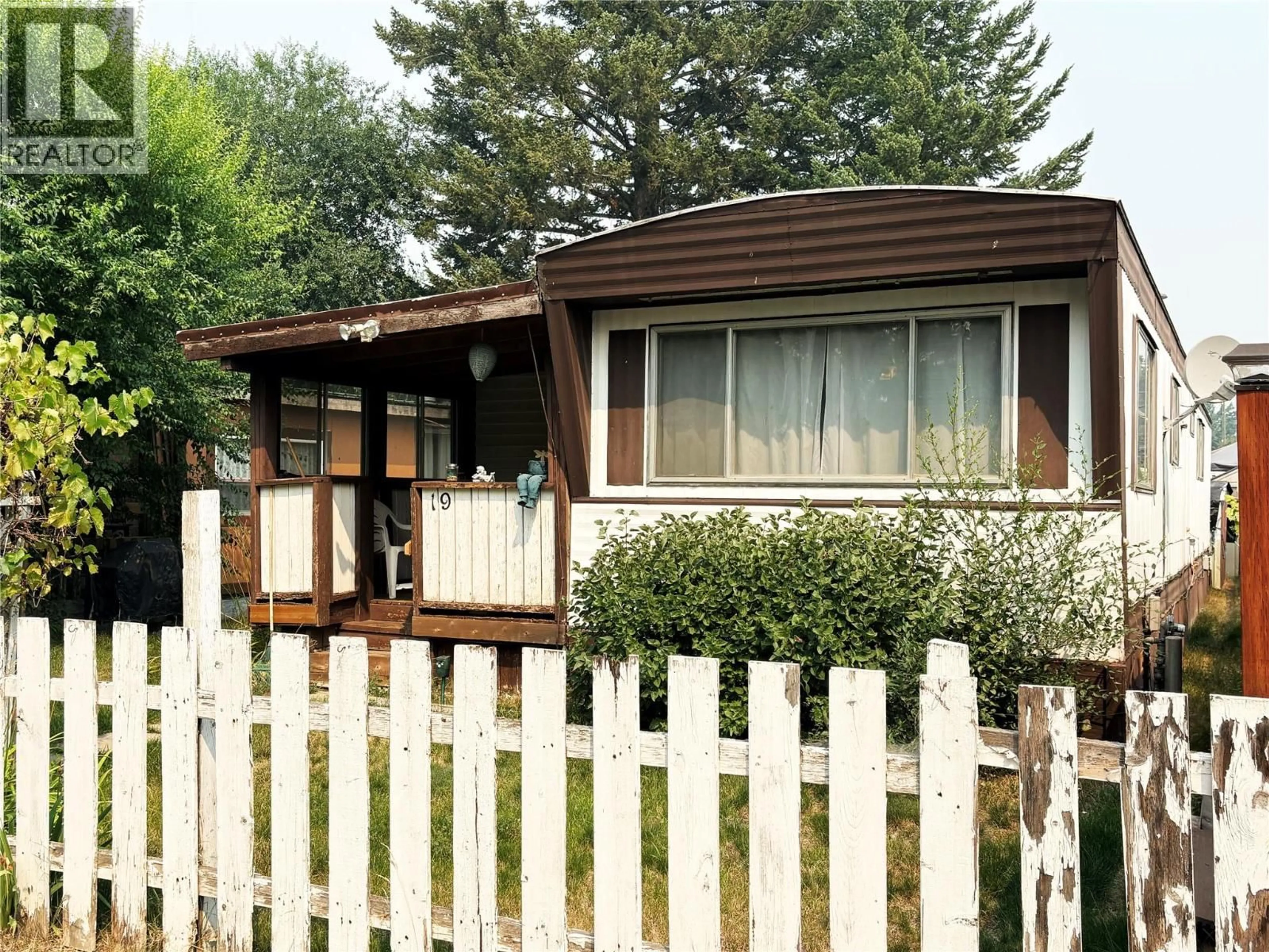 Home with vinyl exterior material, street for 19 - 130 STATION ROAD, Kamloops British Columbia V2H0B2
