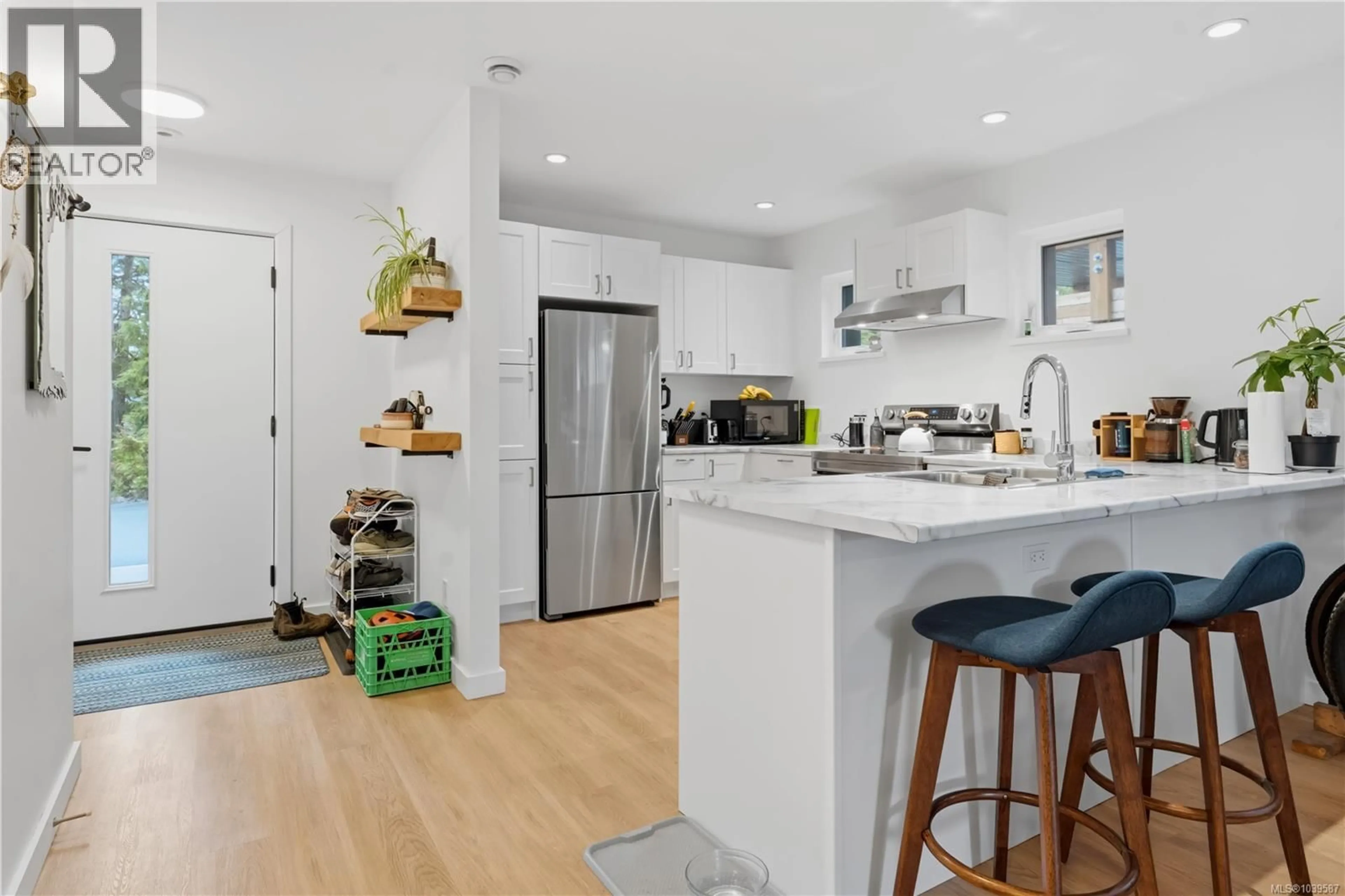 Open concept kitchen, unknown for 20 - 1782 ST. JACQUES BOULEVARD, Ucluelet British Columbia V0R3A0