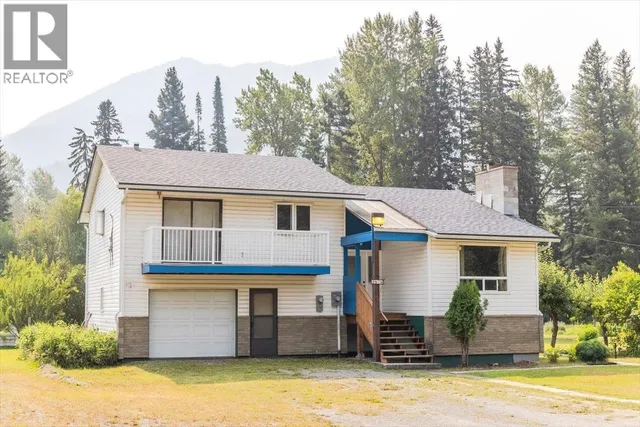 9878 VICTORIA STREET, Fernie 5