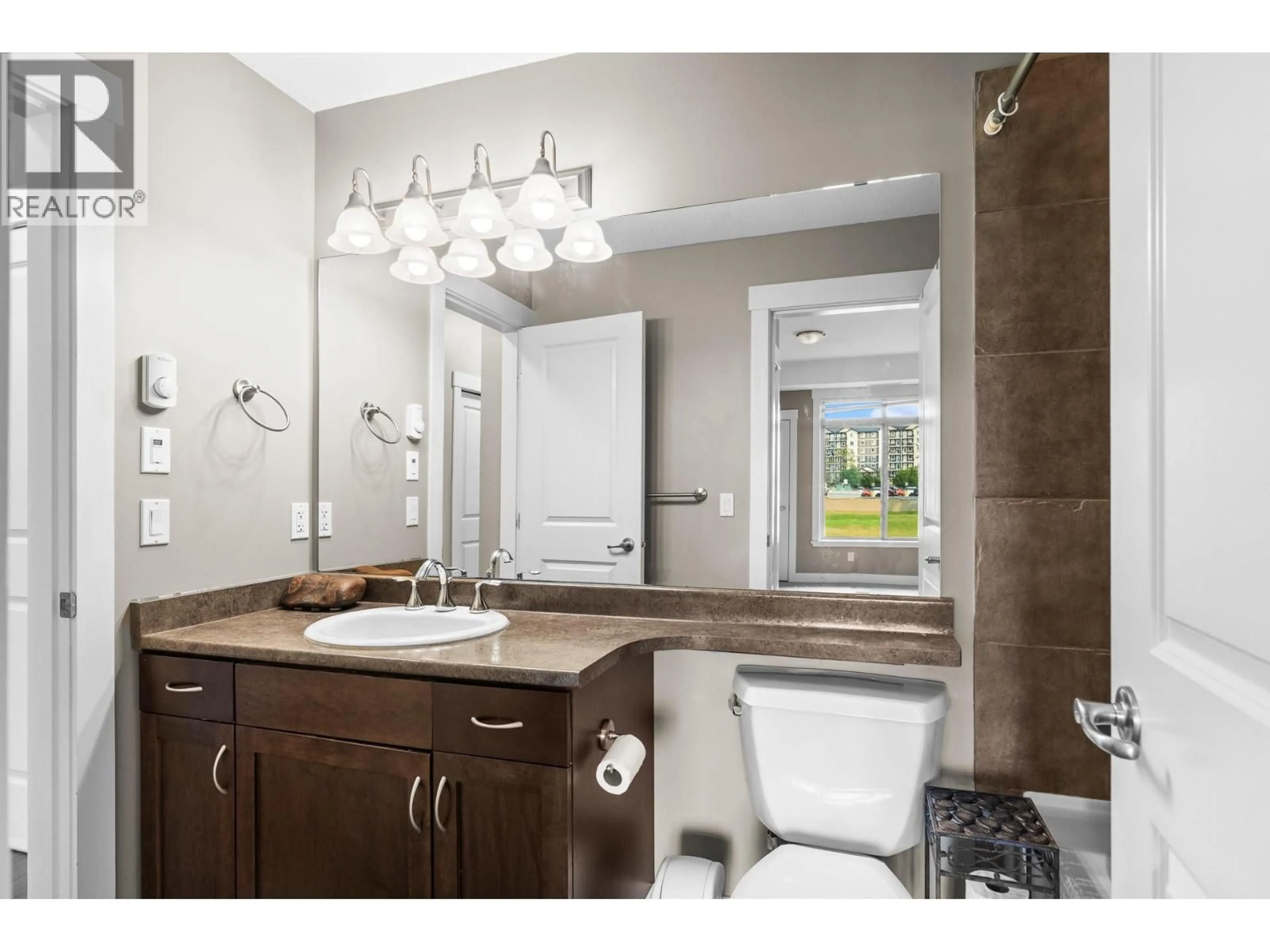 Contemporary bathroom, ceramic/tile floor for 212 - 3533 CARRINGTON ROAD, West Kelowna British Columbia V4T2Z9