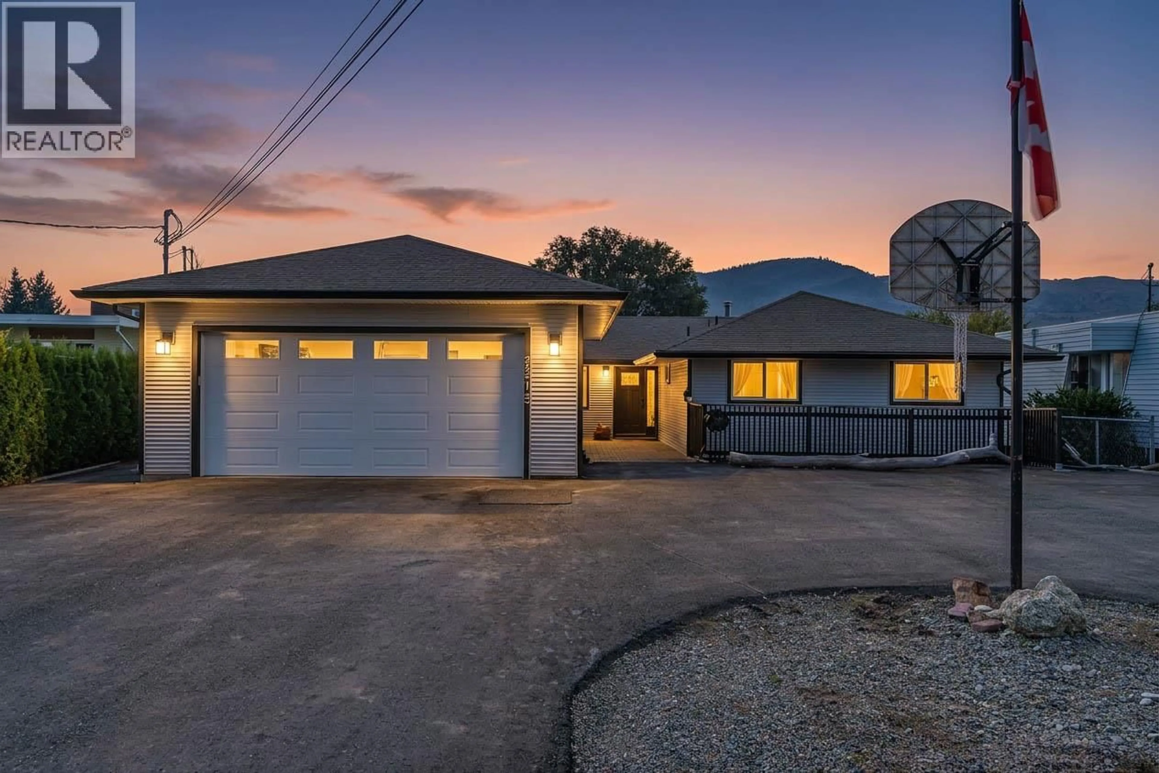 A pic from outside/outdoor area/front of a property/back of a property/a pic from drone, street for 2215 BARBARA AVENUE, Kamloops British Columbia V2B4J4