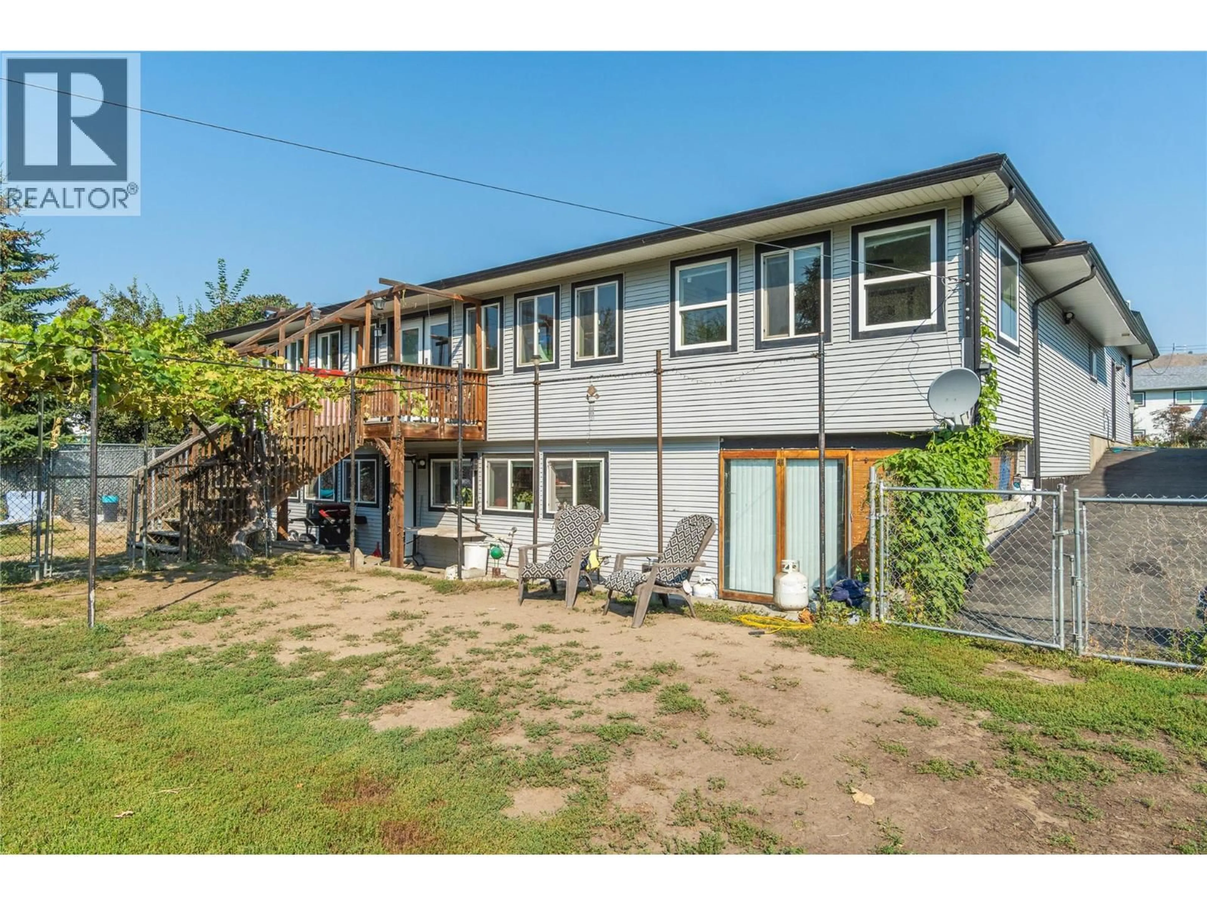A pic from outside/outdoor area/front of a property/back of a property/a pic from drone, street for 2215 BARBARA AVENUE, Kamloops British Columbia V2B4J4