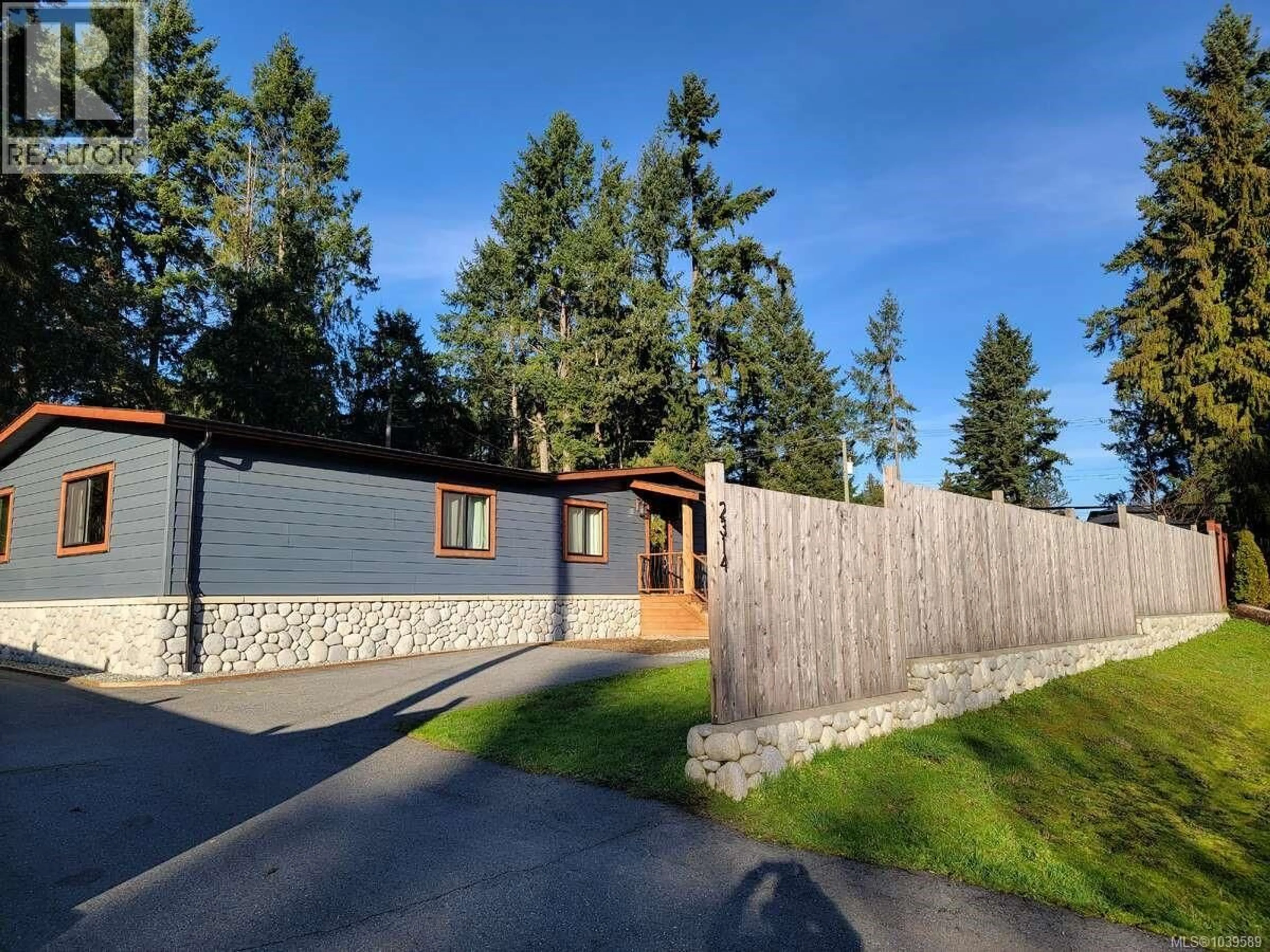 A pic from outside/outdoor area/front of a property/back of a property/a pic from drone, unknown for 2314 GOULD ROAD WEST, Nanaimo British Columbia V9X1J7