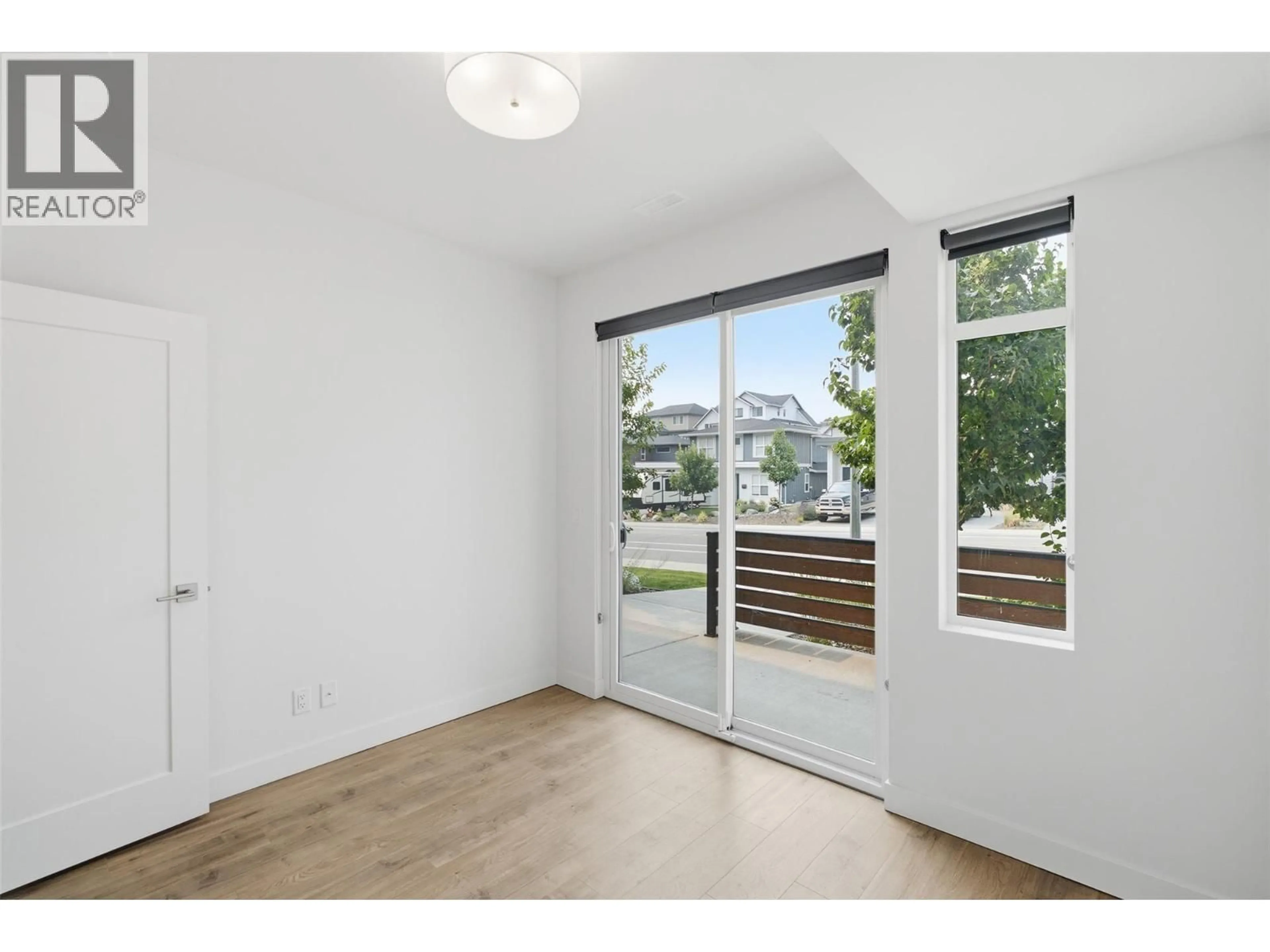 Indoor entryway for 122 - 1901 QU'APPELLE BOULEVARD, Kamloops British Columbia V2E0C9