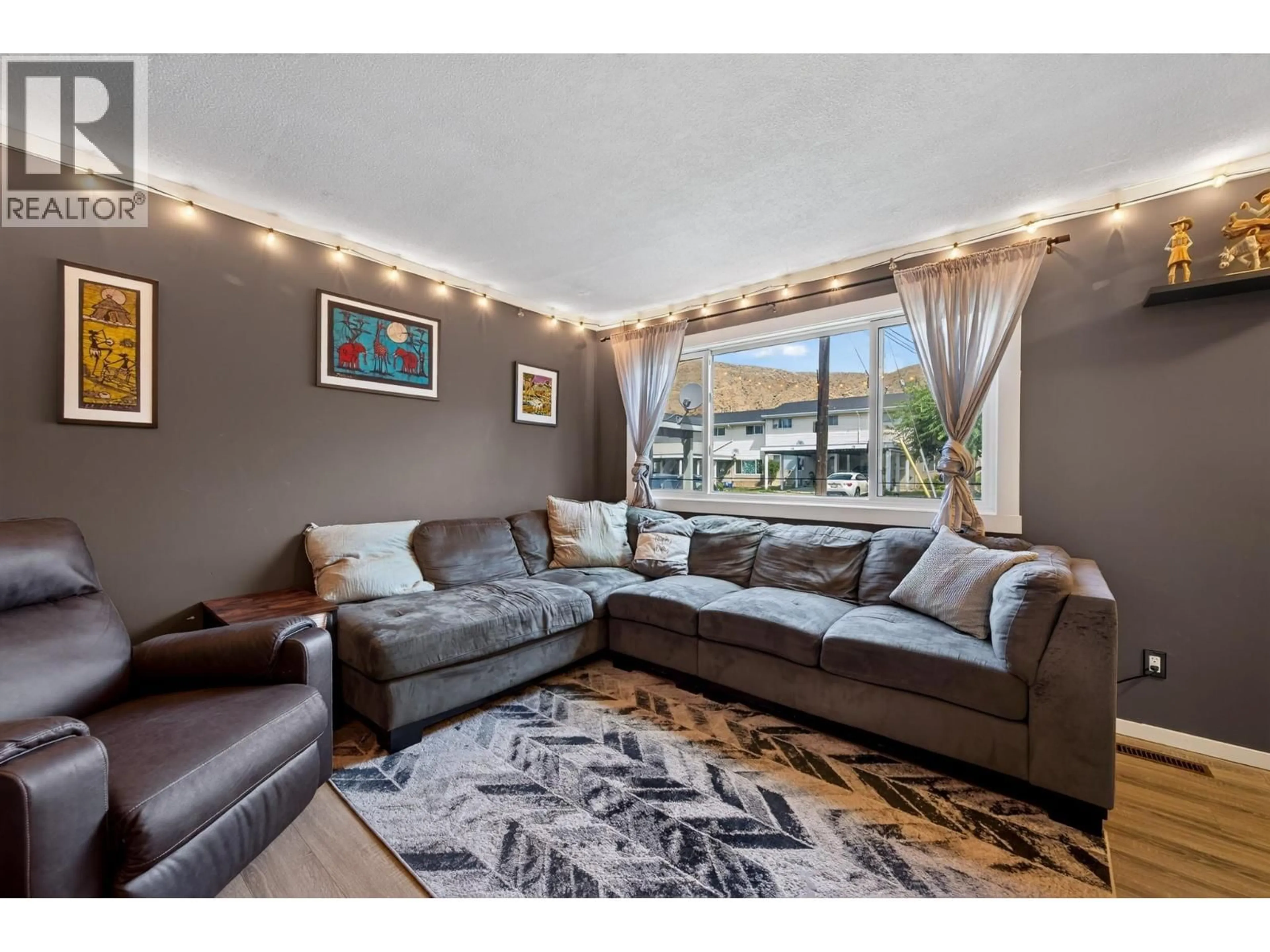 Living room with furniture, unknown for 6 - 1173 PONLEN STREET, Kamloops British Columbia V2B5N4