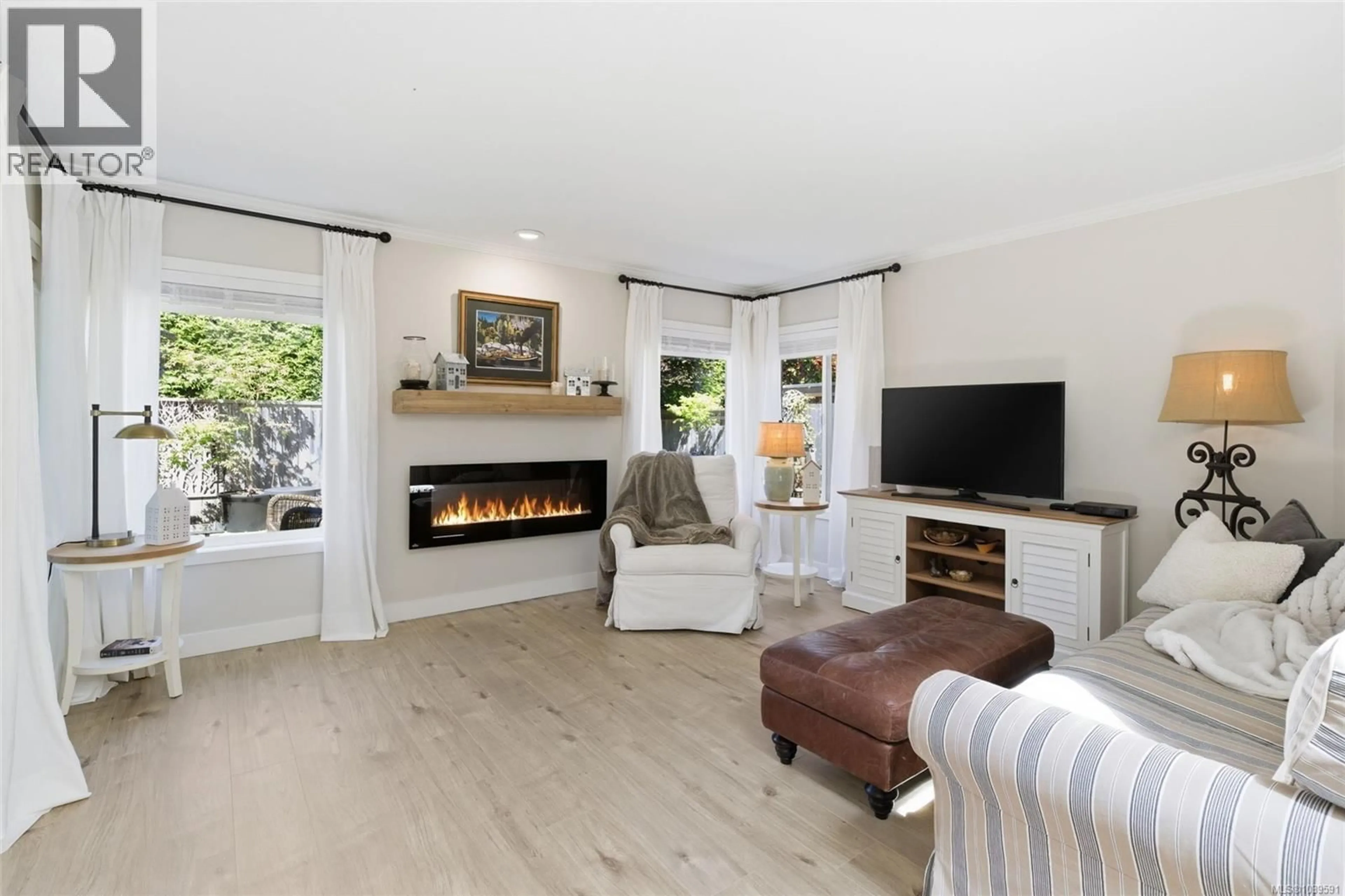 Living room with furniture, unknown for 17 - 460 SCHLEY PLACE, Qualicum Beach British Columbia V9K2M4