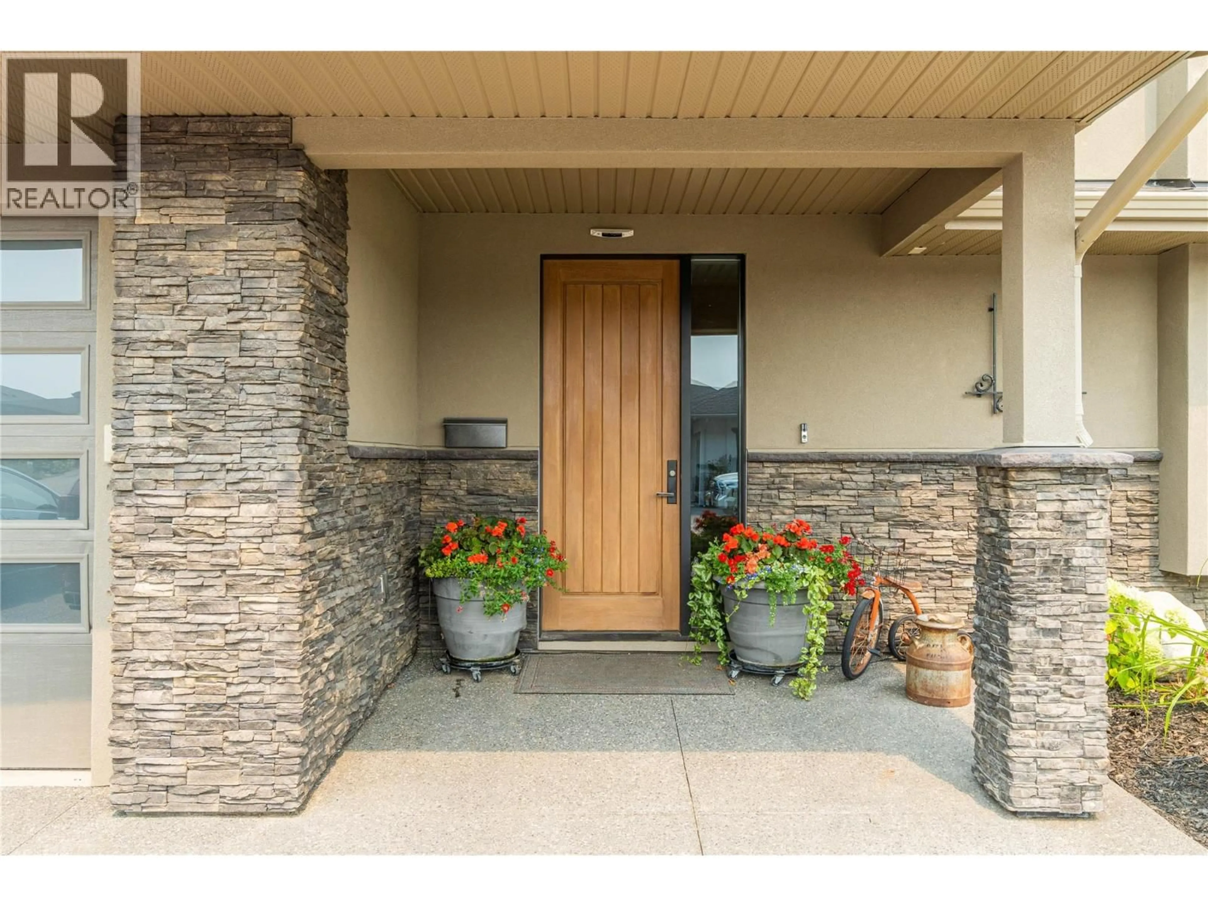 Indoor entryway for 3645 SILLARO PLACE, Kamloops British Columbia V2H0G9