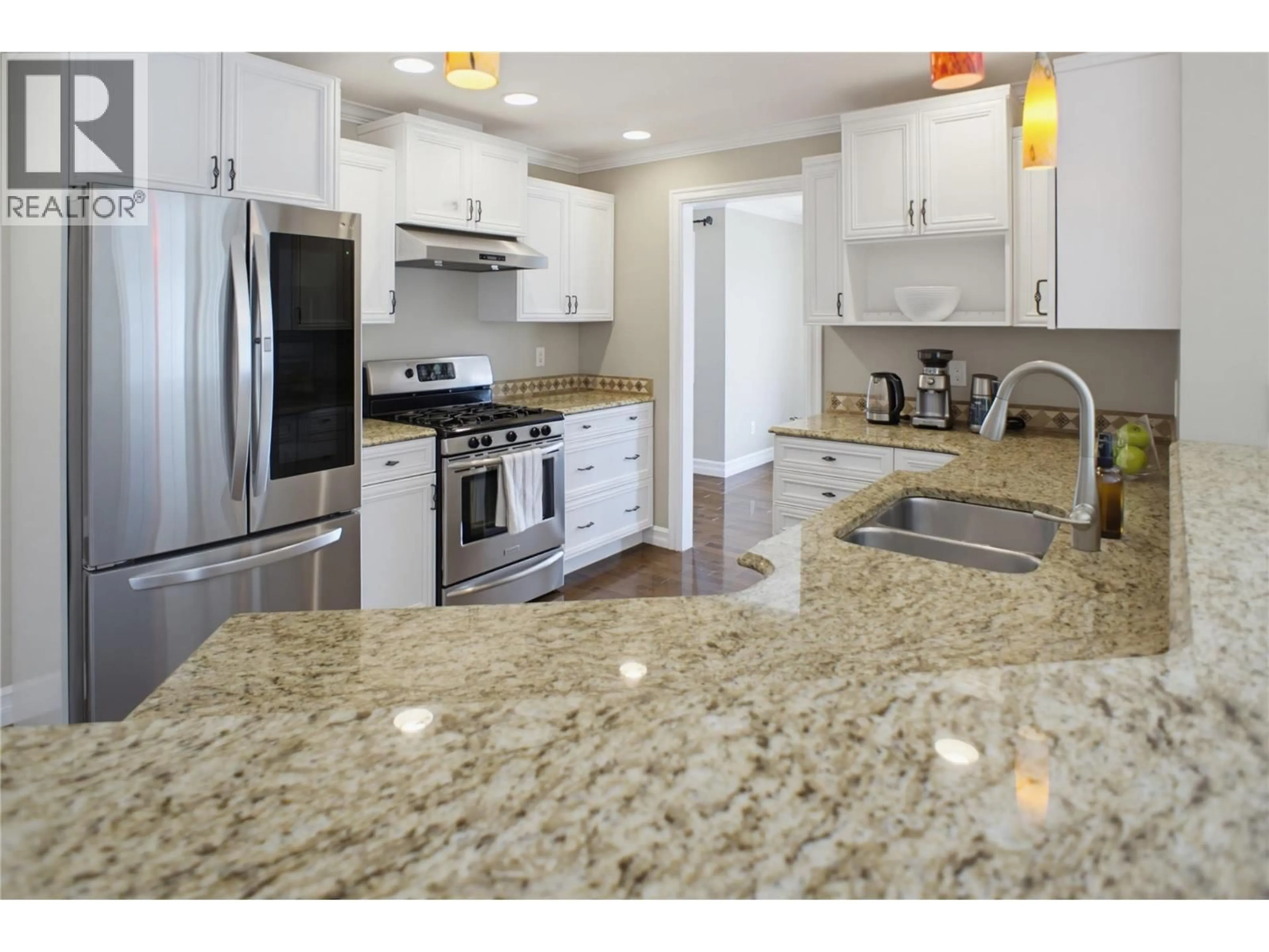 Open concept kitchen, ceramic/tile floor for 1289 COPPERHEAD DRIVE, Kamloops British Columbia V2E0A1