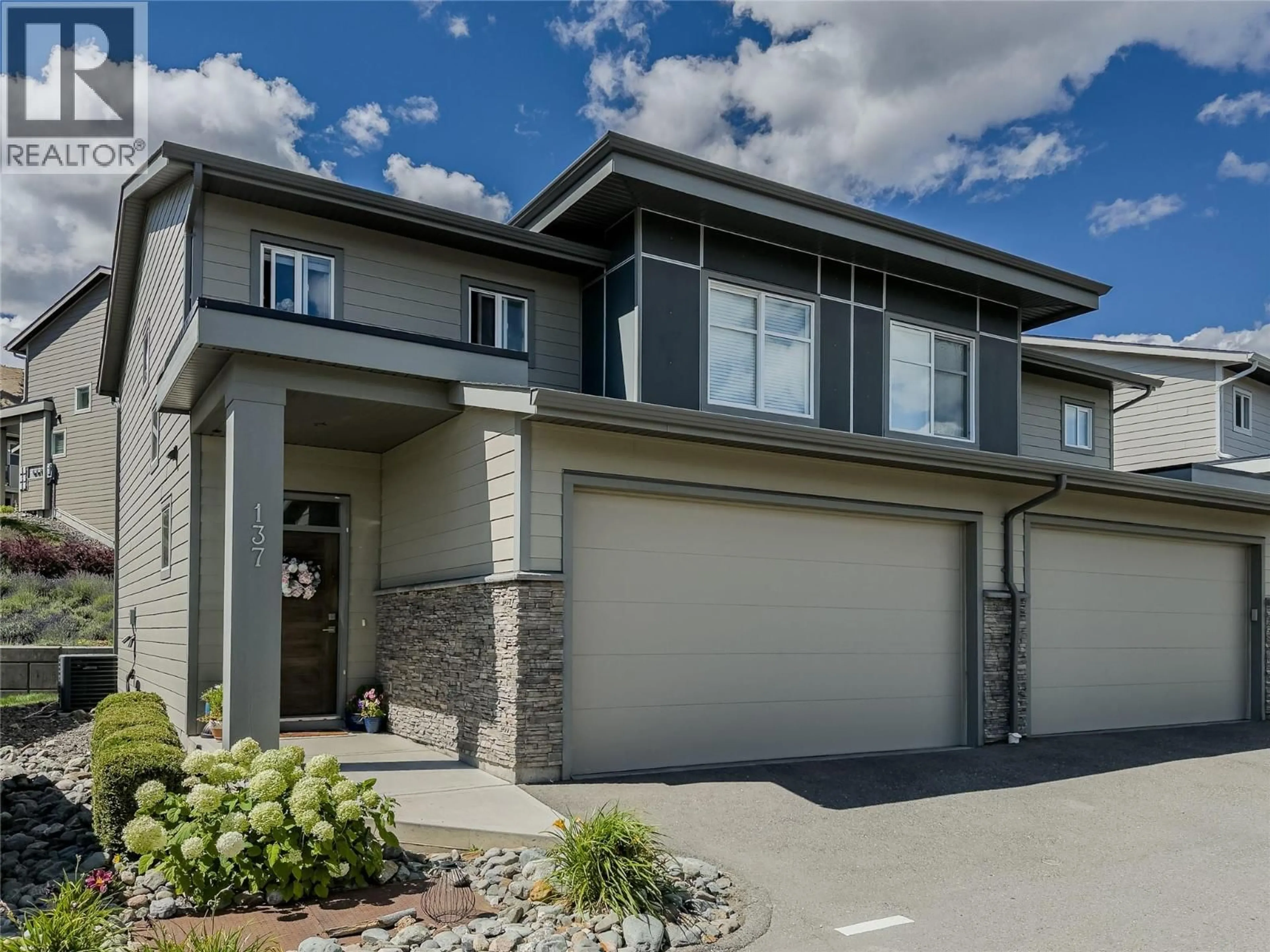 Home with vinyl exterior material, street for 137 - 1993 QU'APPELLE BOULEVARD, Kamloops British Columbia V2E0C2