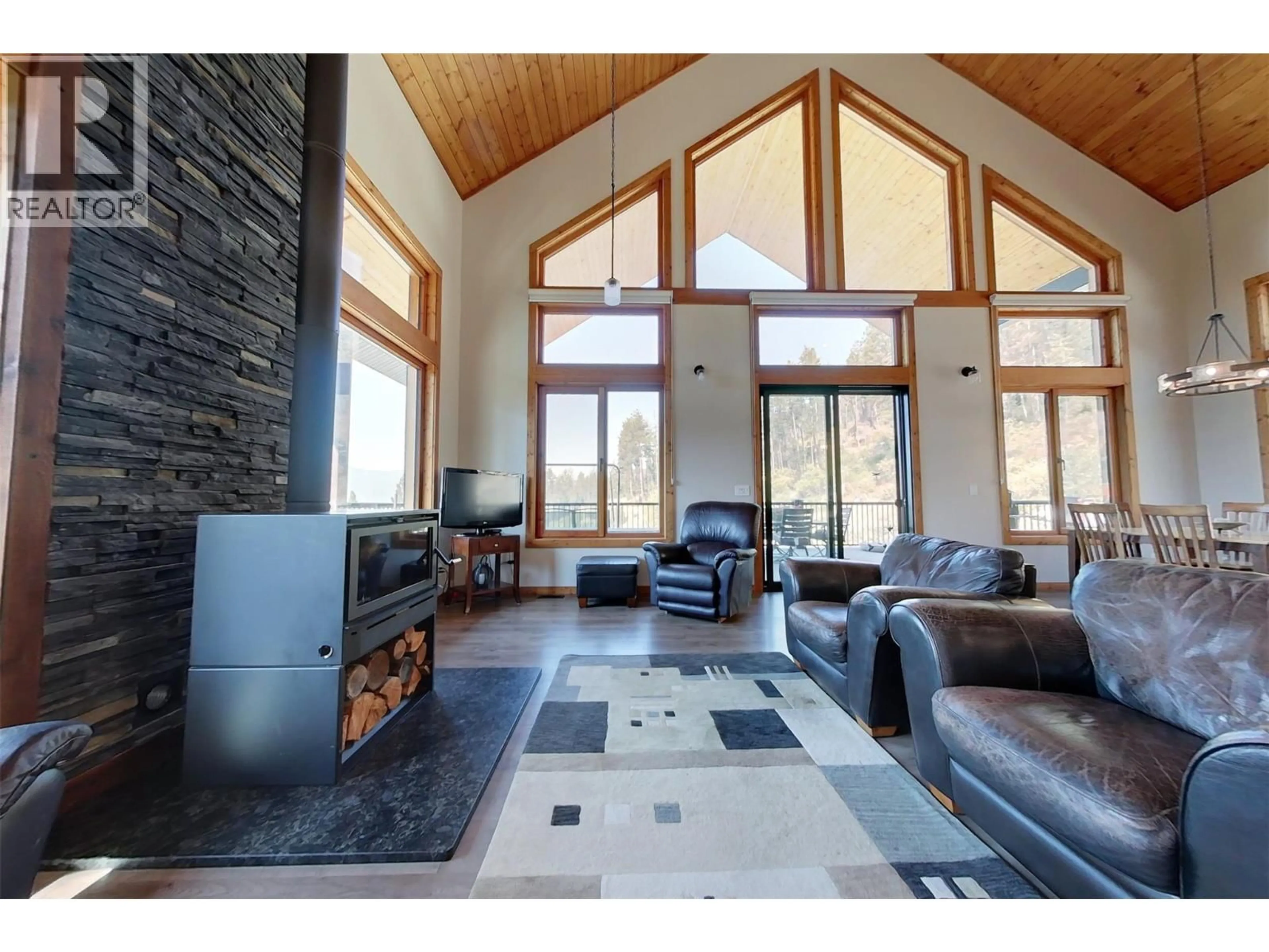 Living room with furniture, unknown for 3820 SUN RIDGE ROAD, Erickson British Columbia V0B1G1