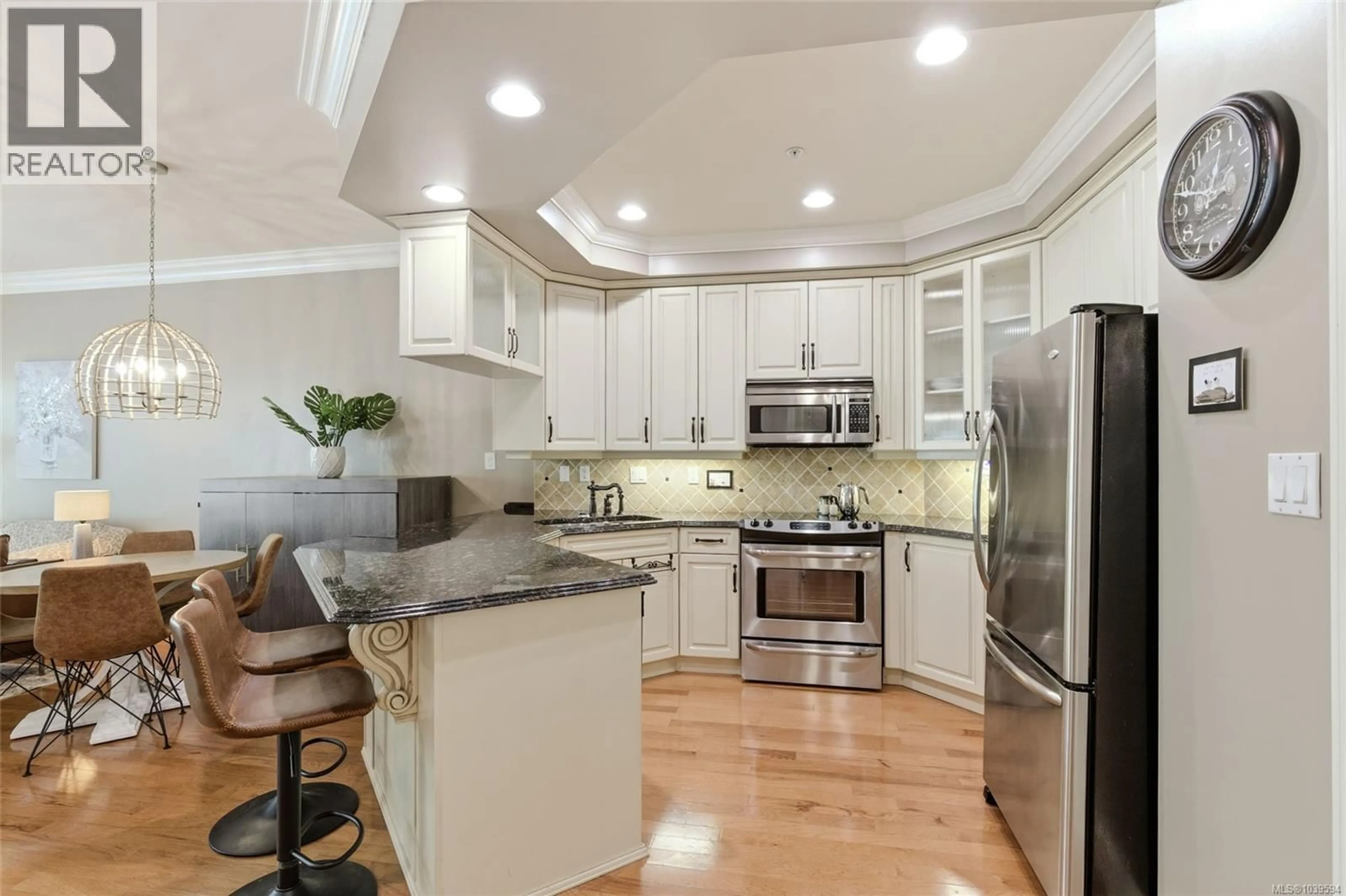 Open concept kitchen, unknown for 105 - 292 CRESCENT ROAD EAST, Qualicum Beach British Columbia V9K0A5