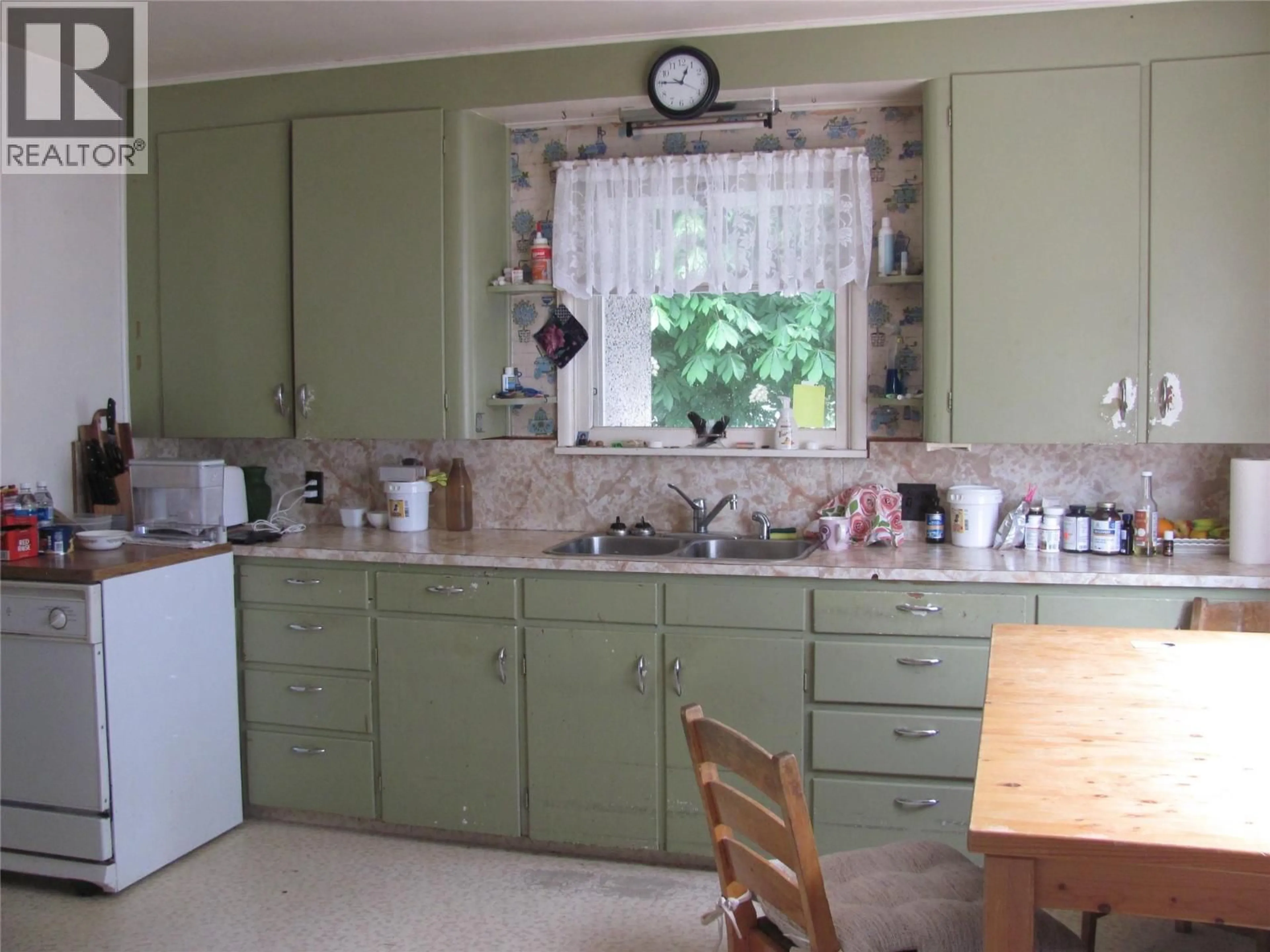 Standard kitchen, unknown for 4309 22 STREET, Vernon British Columbia V1T4J3