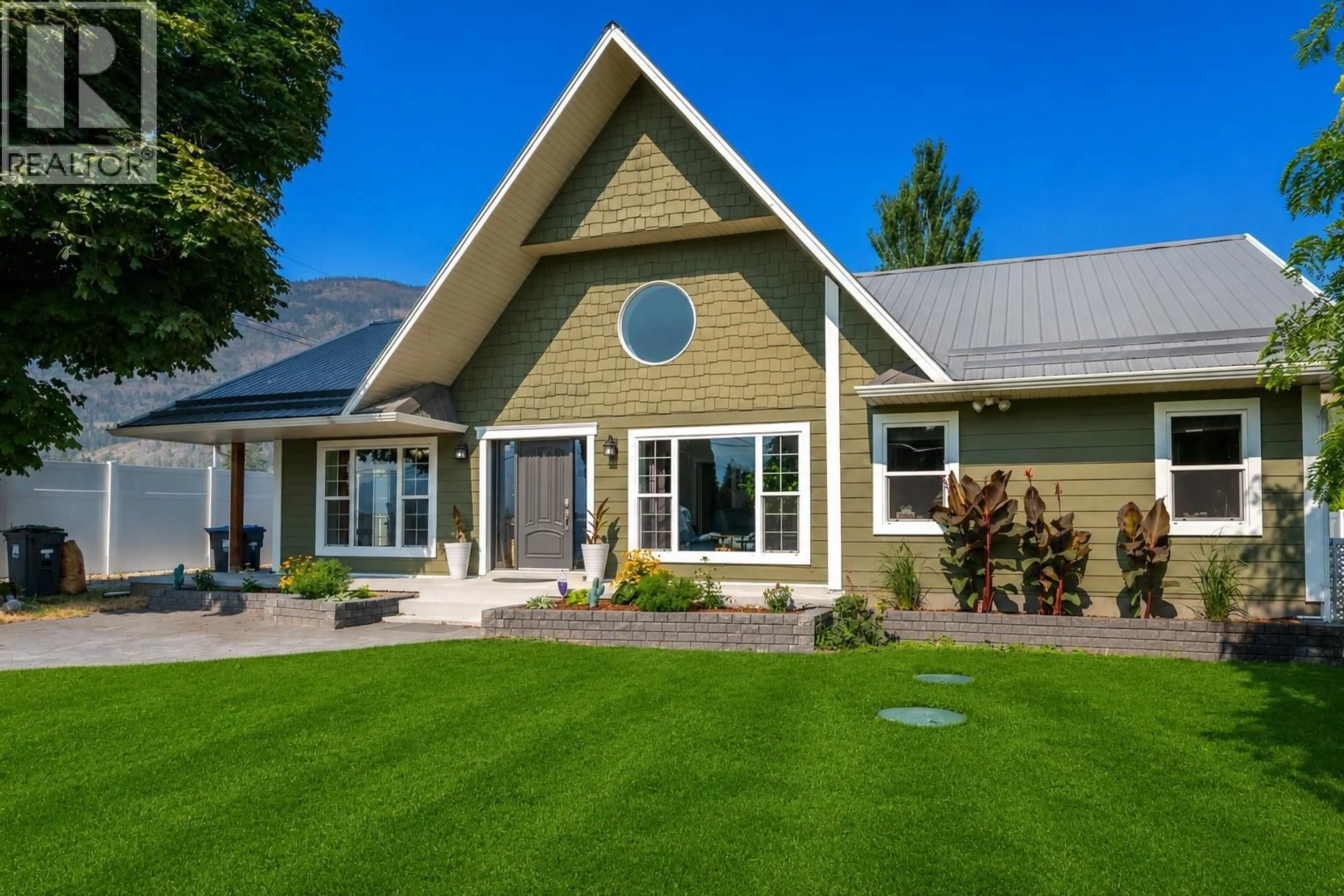 Home with vinyl exterior material, unknown for 5518 SUMAC STREET, Oliver British Columbia V0H1T1