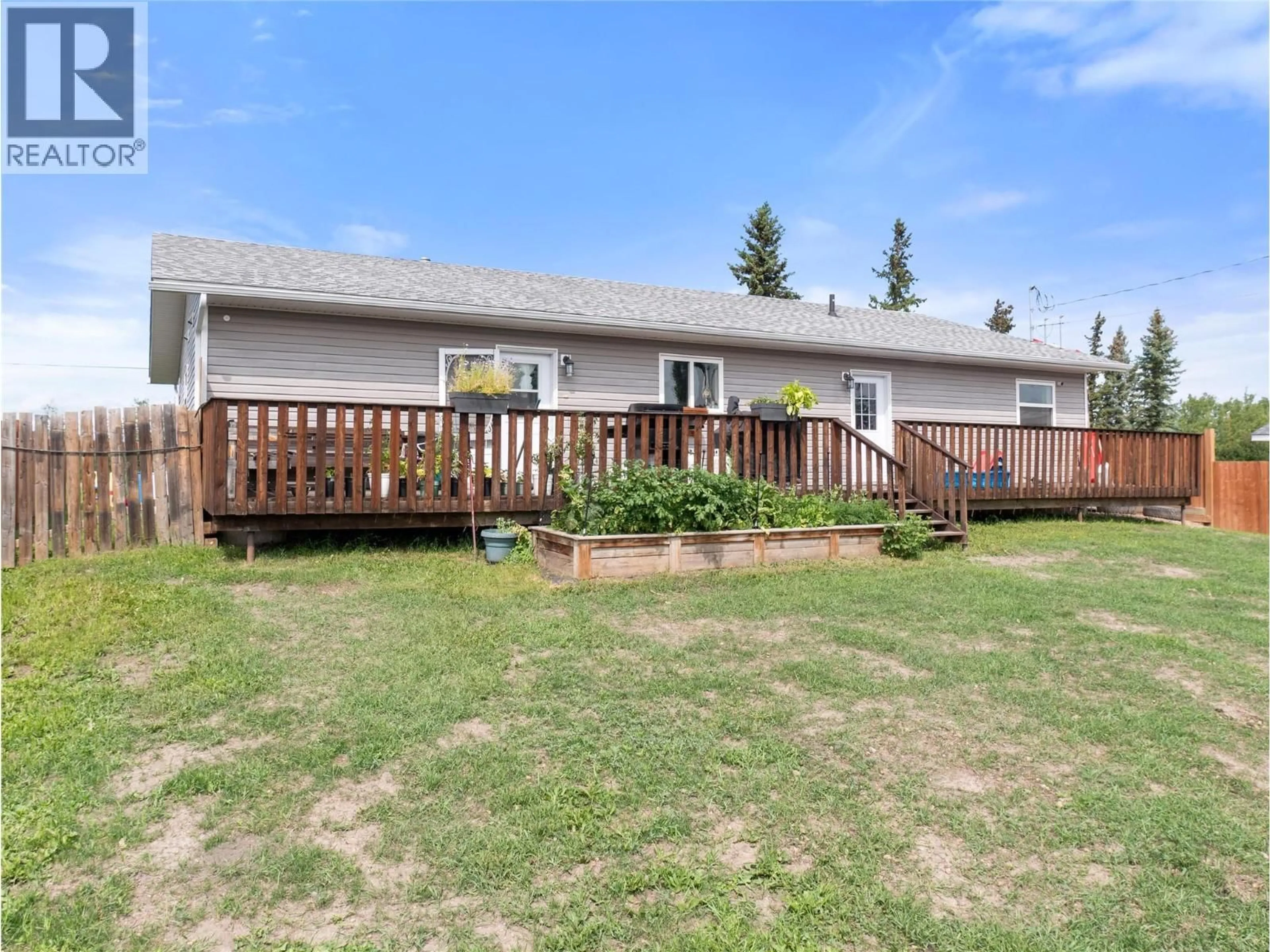 Patio, unknown for 4609 RAILWAY AVENUE, Pouce Coupe British Columbia V0C2C0