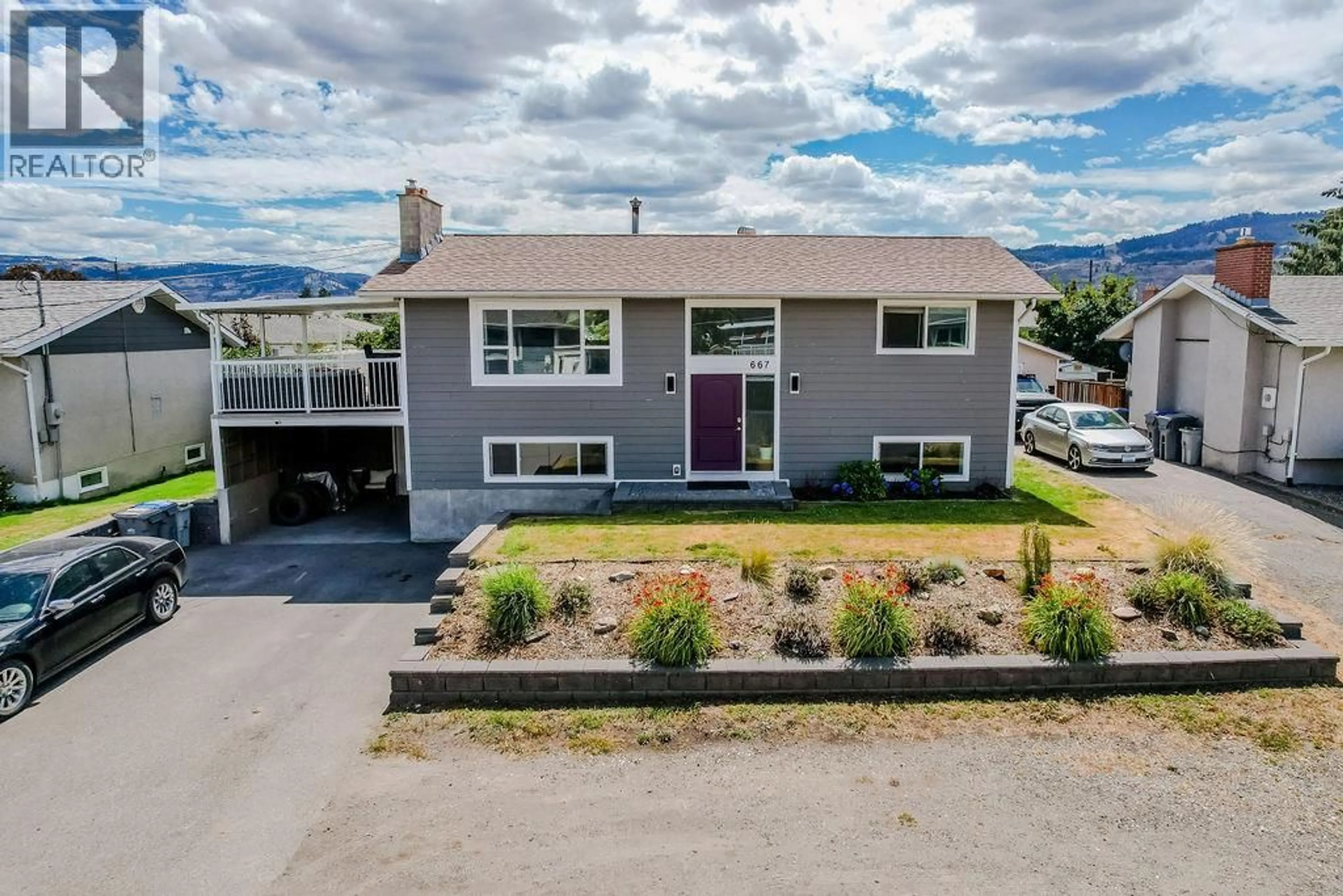 A pic from outside/outdoor area/front of a property/back of a property/a pic from drone, mountain view for 667 CUMBERLAND AVENUE, Kamloops British Columbia V2B1Z1
