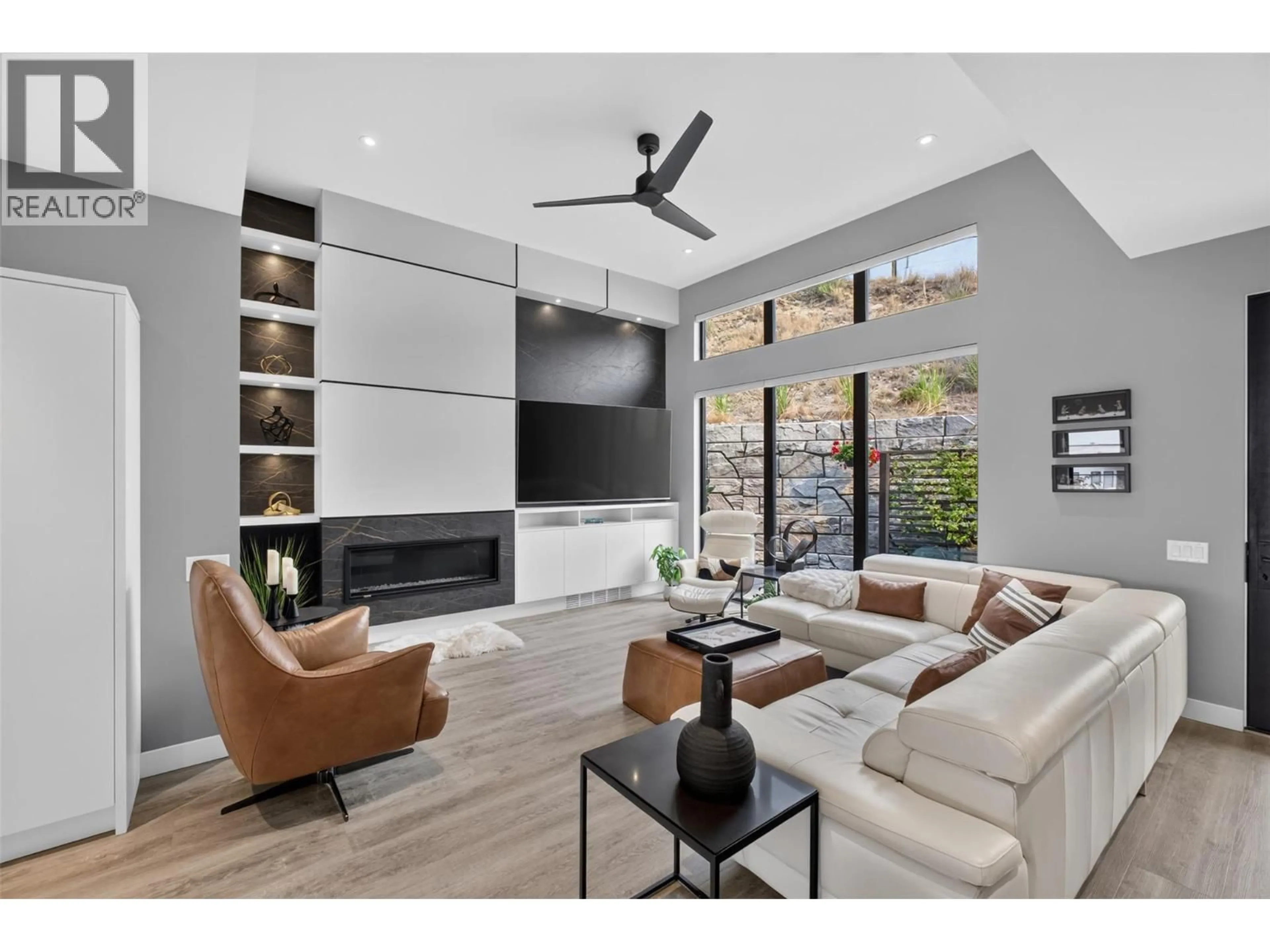 Living room with furniture, unknown for 537 HAWES COURT, Kelowna British Columbia V1W5C5