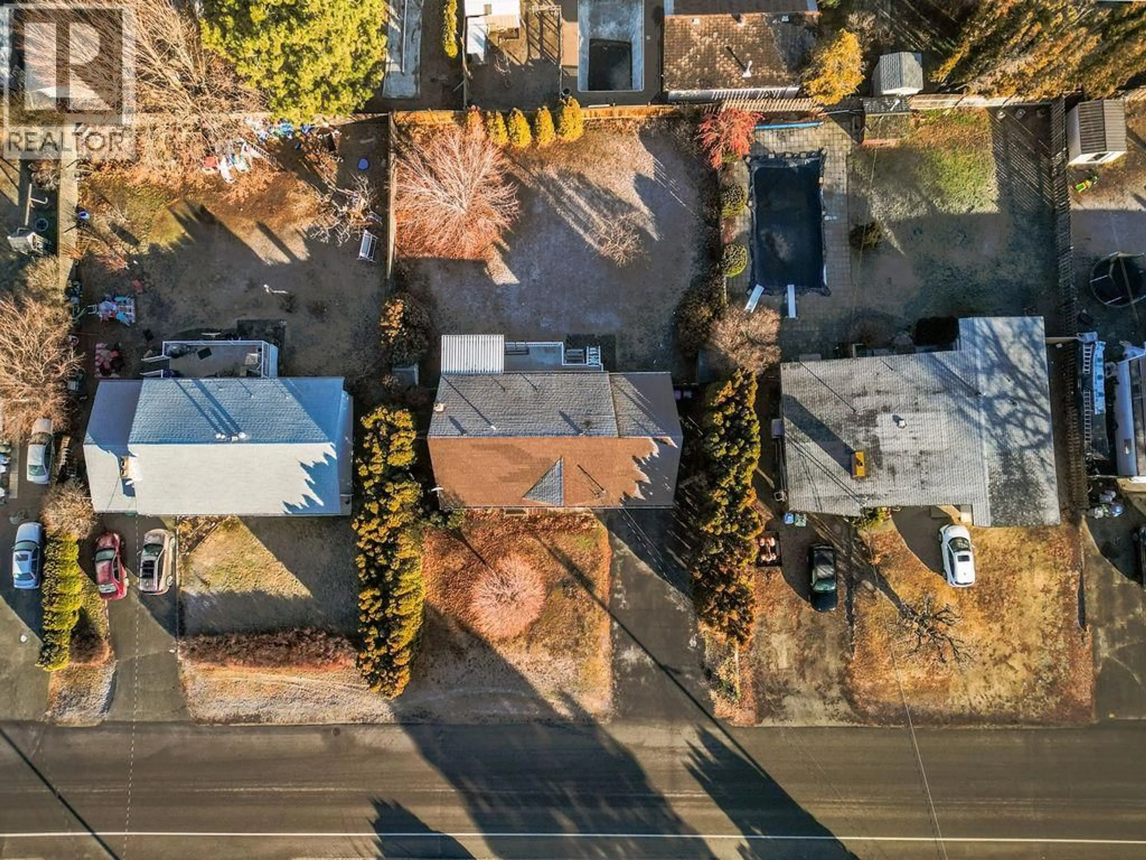 A pic from outside/outdoor area/front of a property/back of a property/a pic from drone, street for 2310 GREENFIELD AVENUE, Kamloops British Columbia V2B4P4