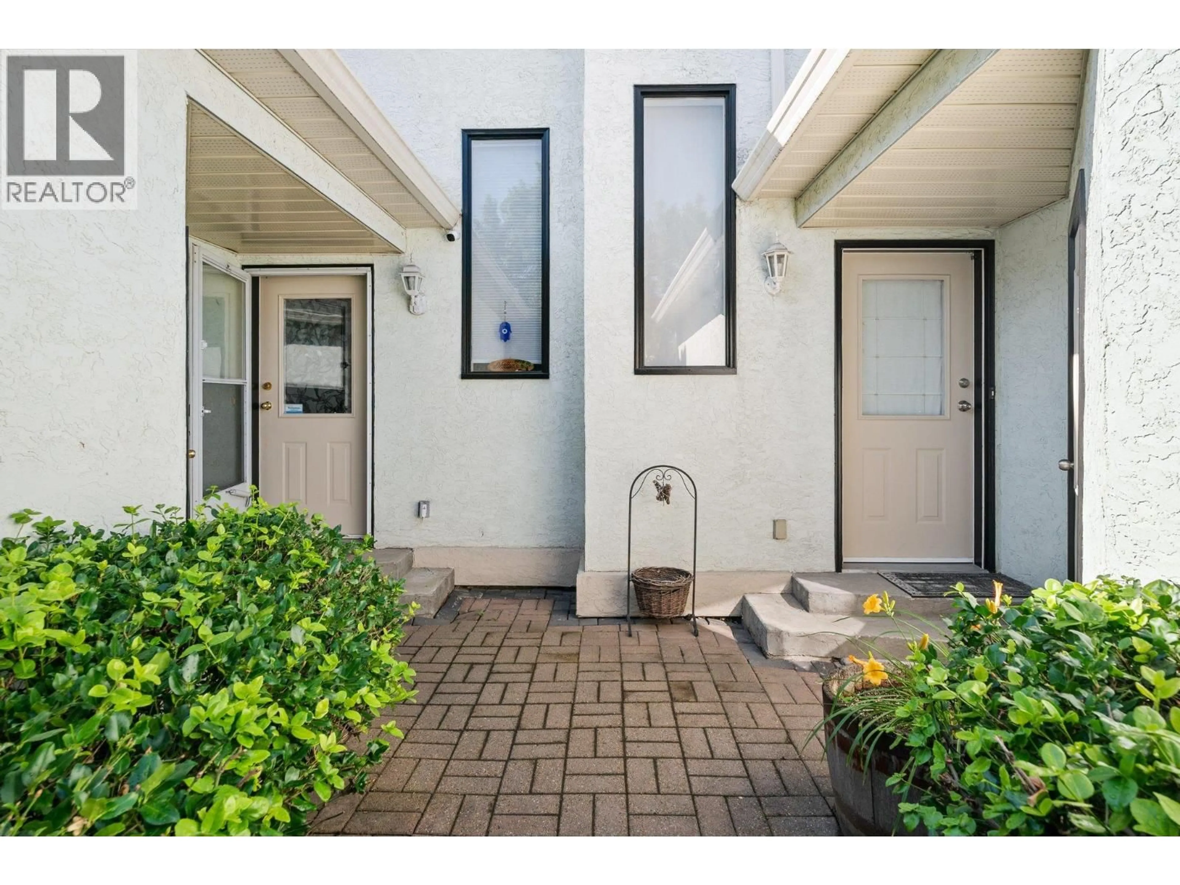 Indoor entryway for 5 - 130 DUNDAS RD. ROAD, Kelowna British Columbia V1X4M4