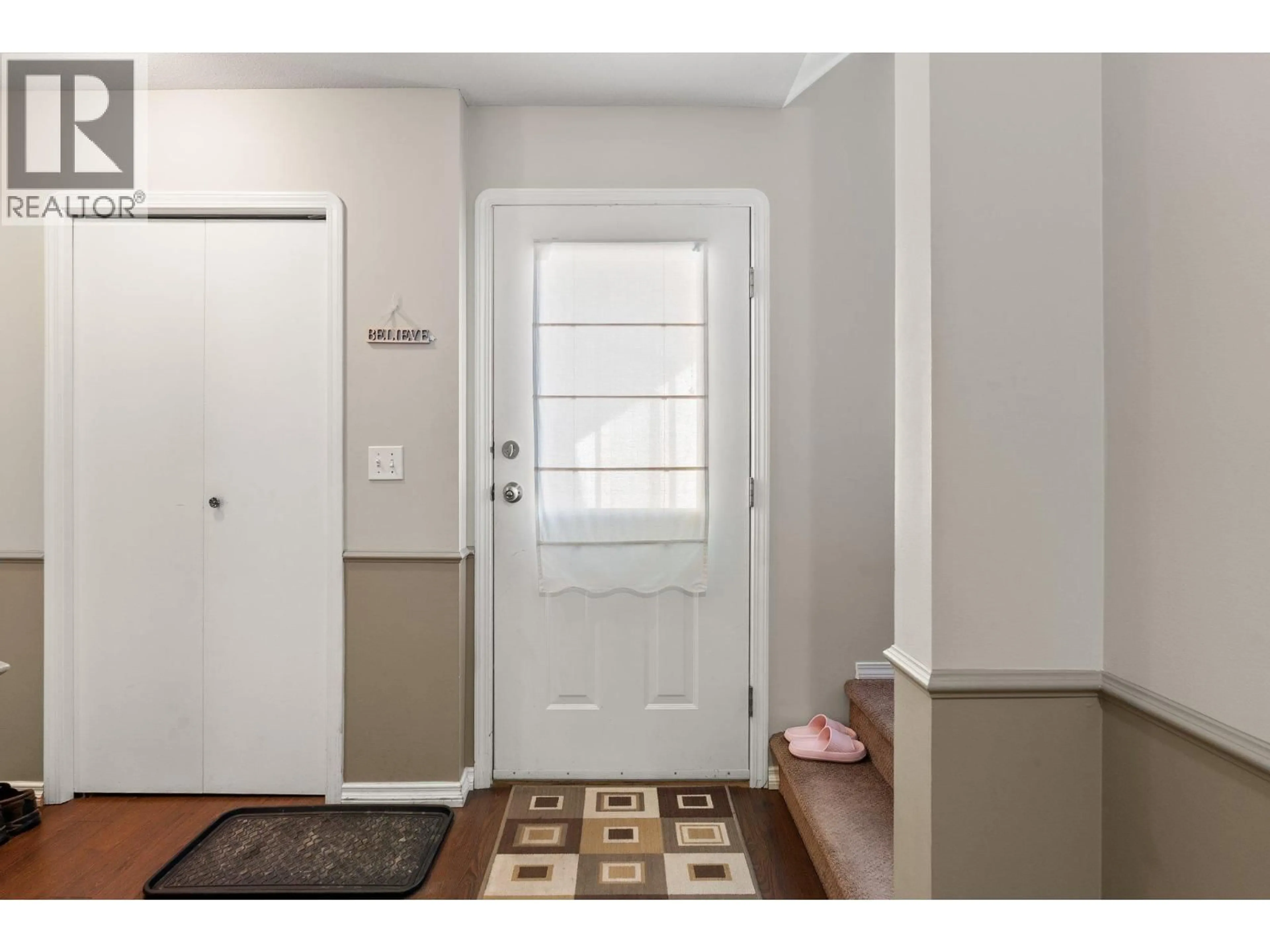 Indoor entryway for 5 - 130 DUNDAS RD. ROAD, Kelowna British Columbia V1X4M4