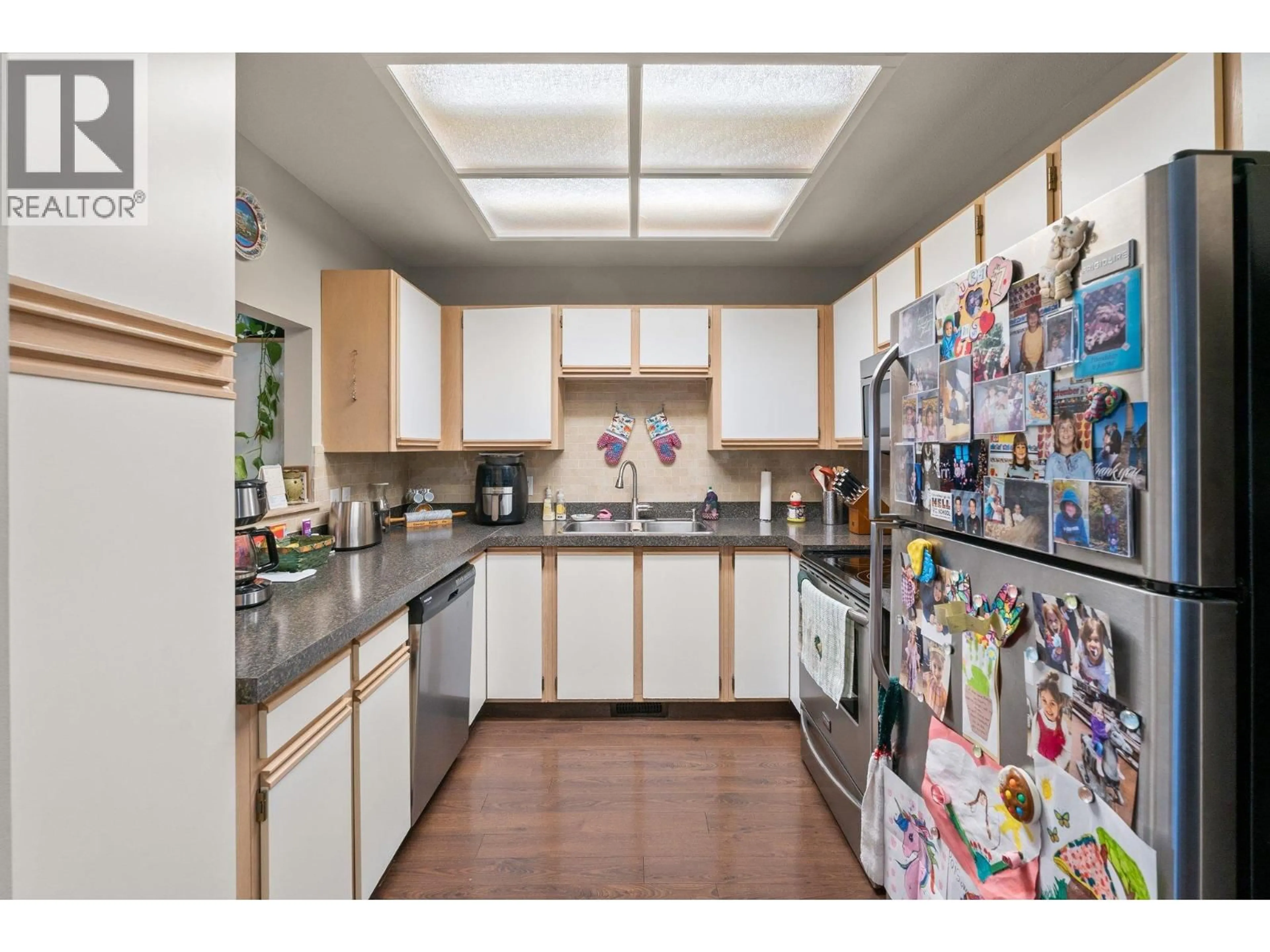Standard kitchen, ceramic/tile floor for 5 - 130 DUNDAS RD. ROAD, Kelowna British Columbia V1X4M4