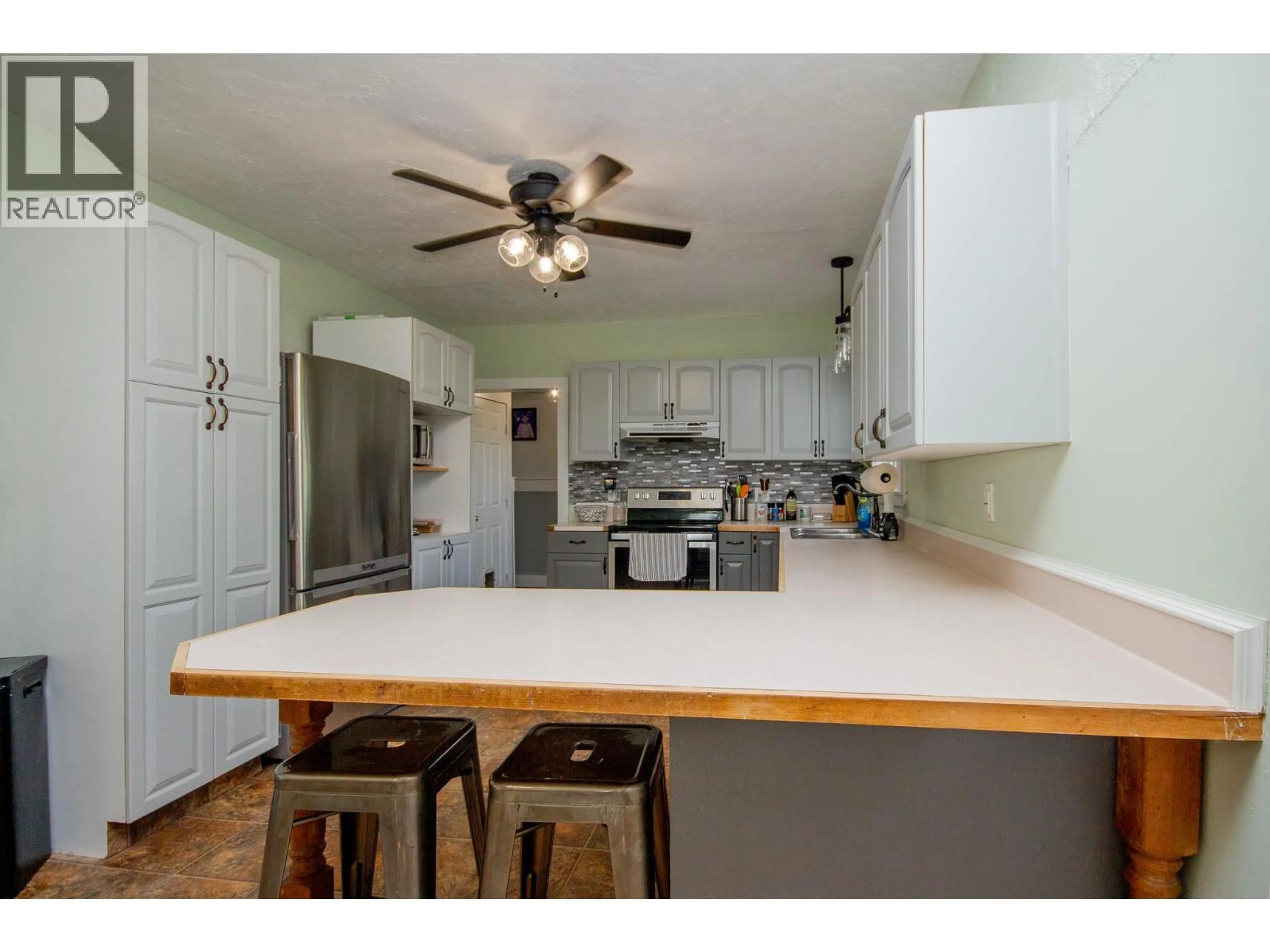 Open concept kitchen, unknown for 2300 CHILTON OTHER, Dawson Creek British Columbia V1G0B9