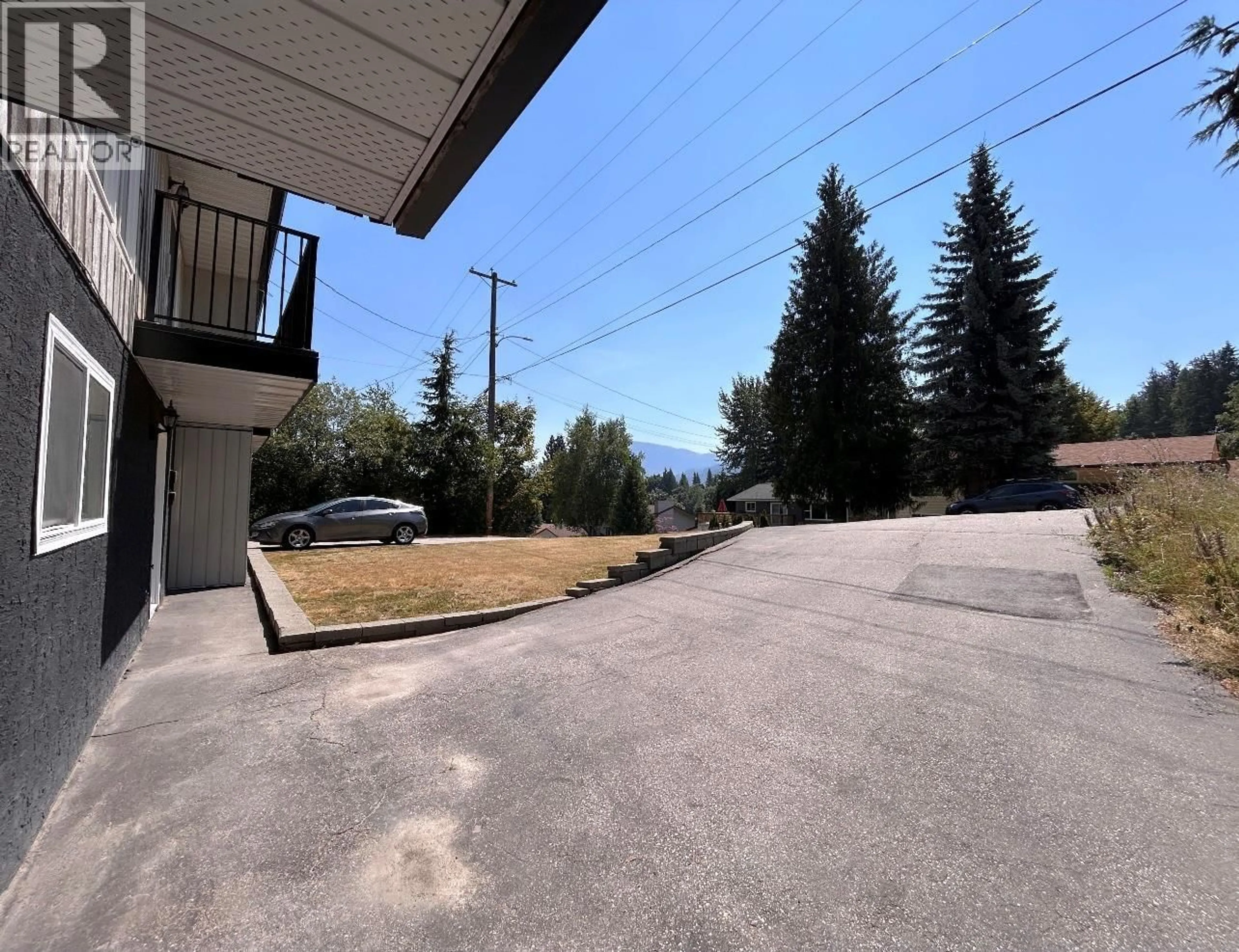 Patio, street for 1730 THOMPSON AVENUE, Rossland British Columbia V0G1Y0