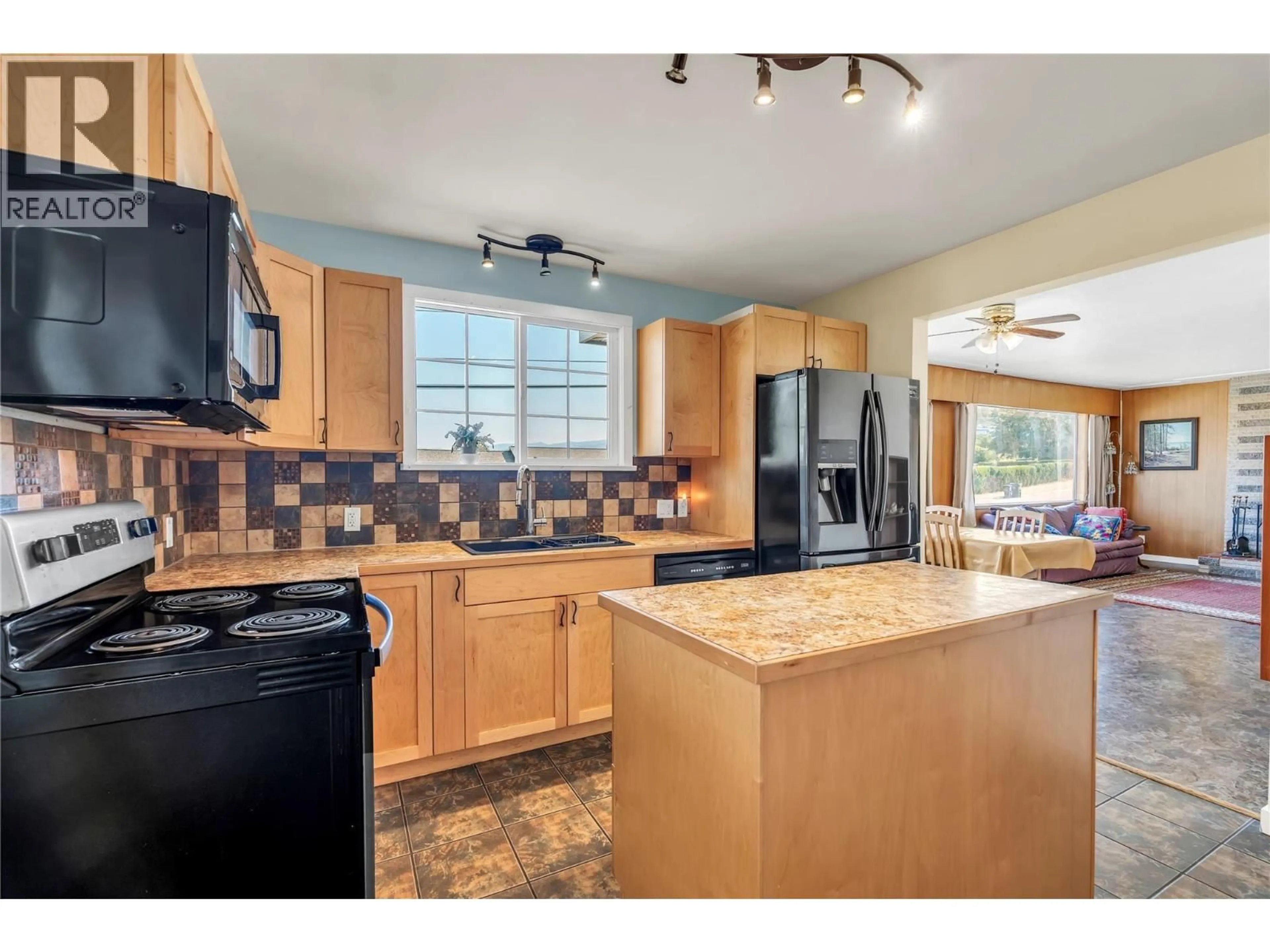 Unknown for 804 ROSS AVENUE, Penticton British Columbia V2A3A7